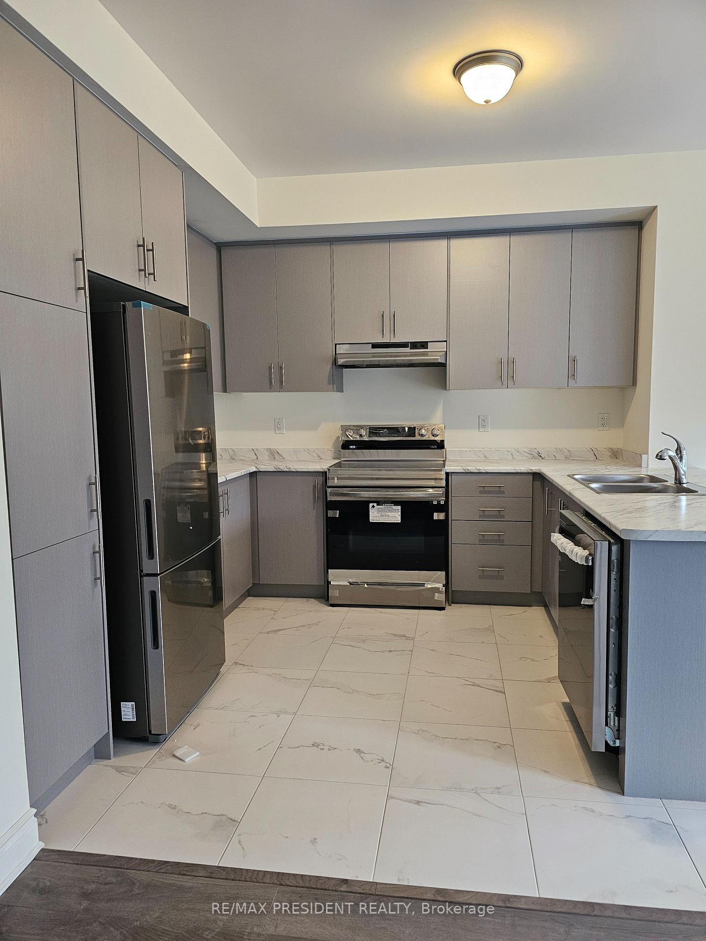 Photo 7 of 25 Sapphire Way, Thorold, Rolling Meadows — HOMEH