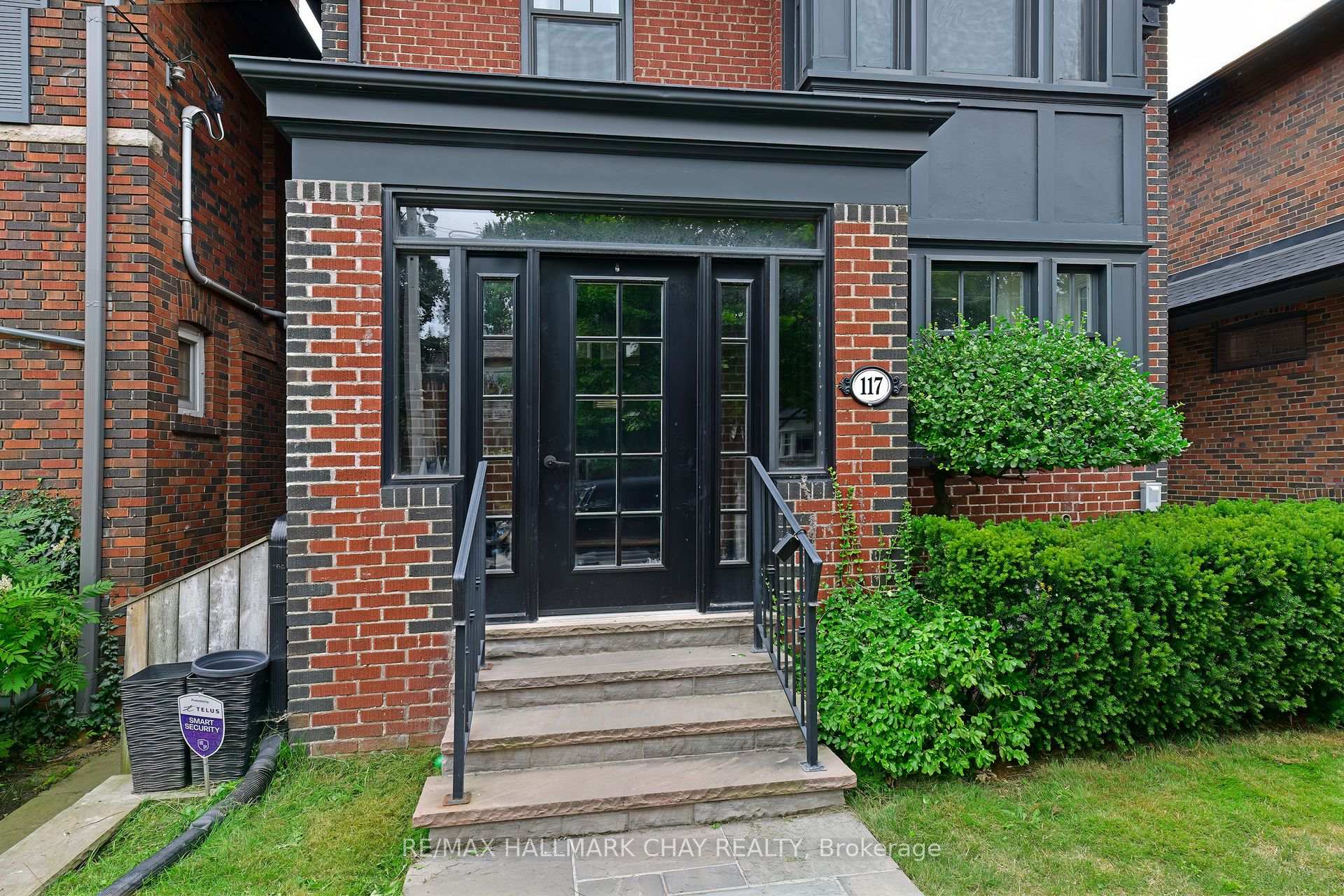 Front of 117 Hillsdale Avenue W