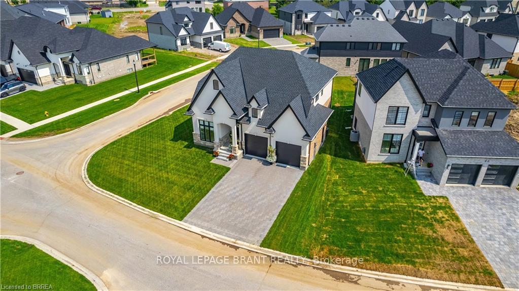 Photo 2 of 42 Aspen Circle, Thames Centre, Rural Thames Centre — HOMEH