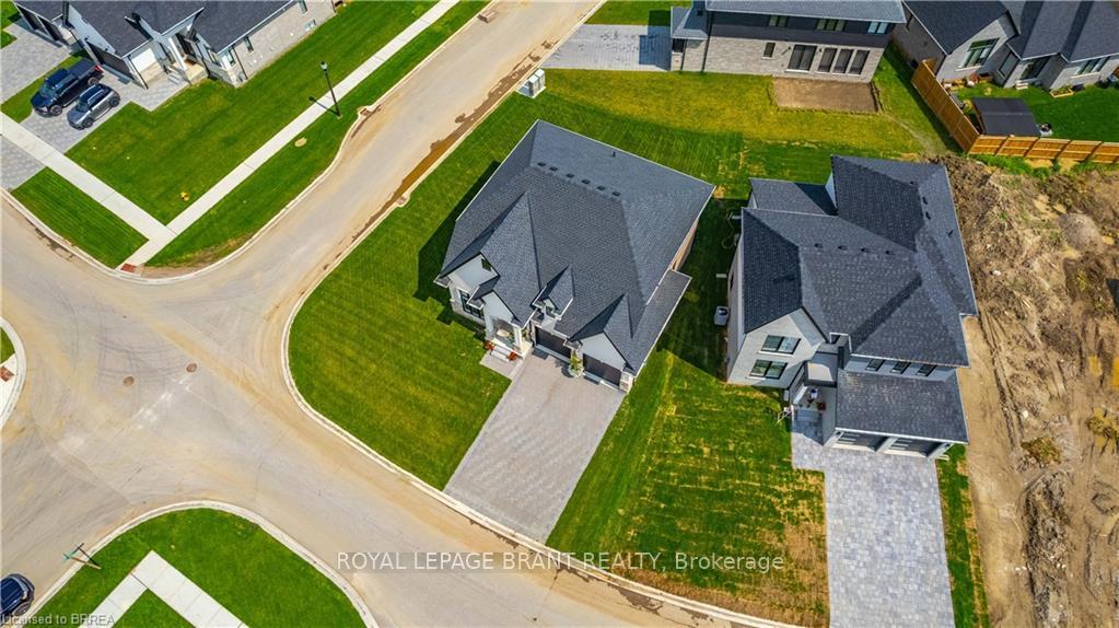 Photo 4 of 42 Aspen Circle, Thames Centre, Rural Thames Centre — HOMEH