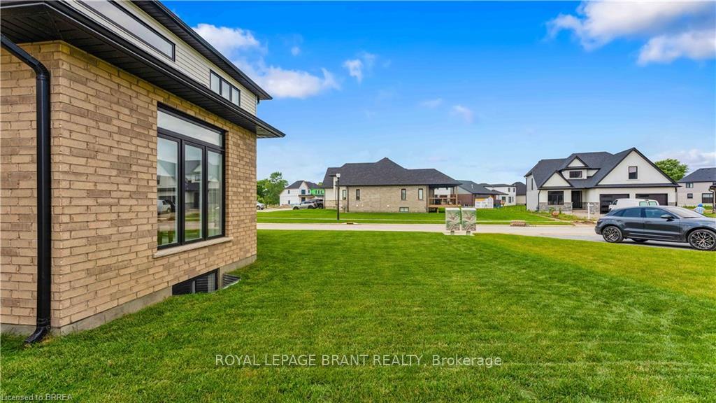 Photo 36 of 42 Aspen Circle, Thames Centre, Rural Thames Centre — HOMEH