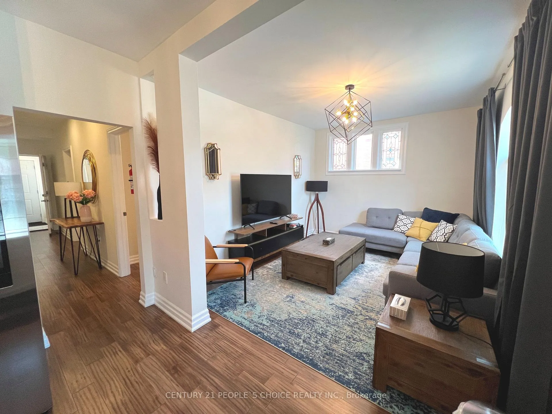 Photo 4 of 4927 Victoria Avenue, Niagara Falls, Cherrywood — HOMEH