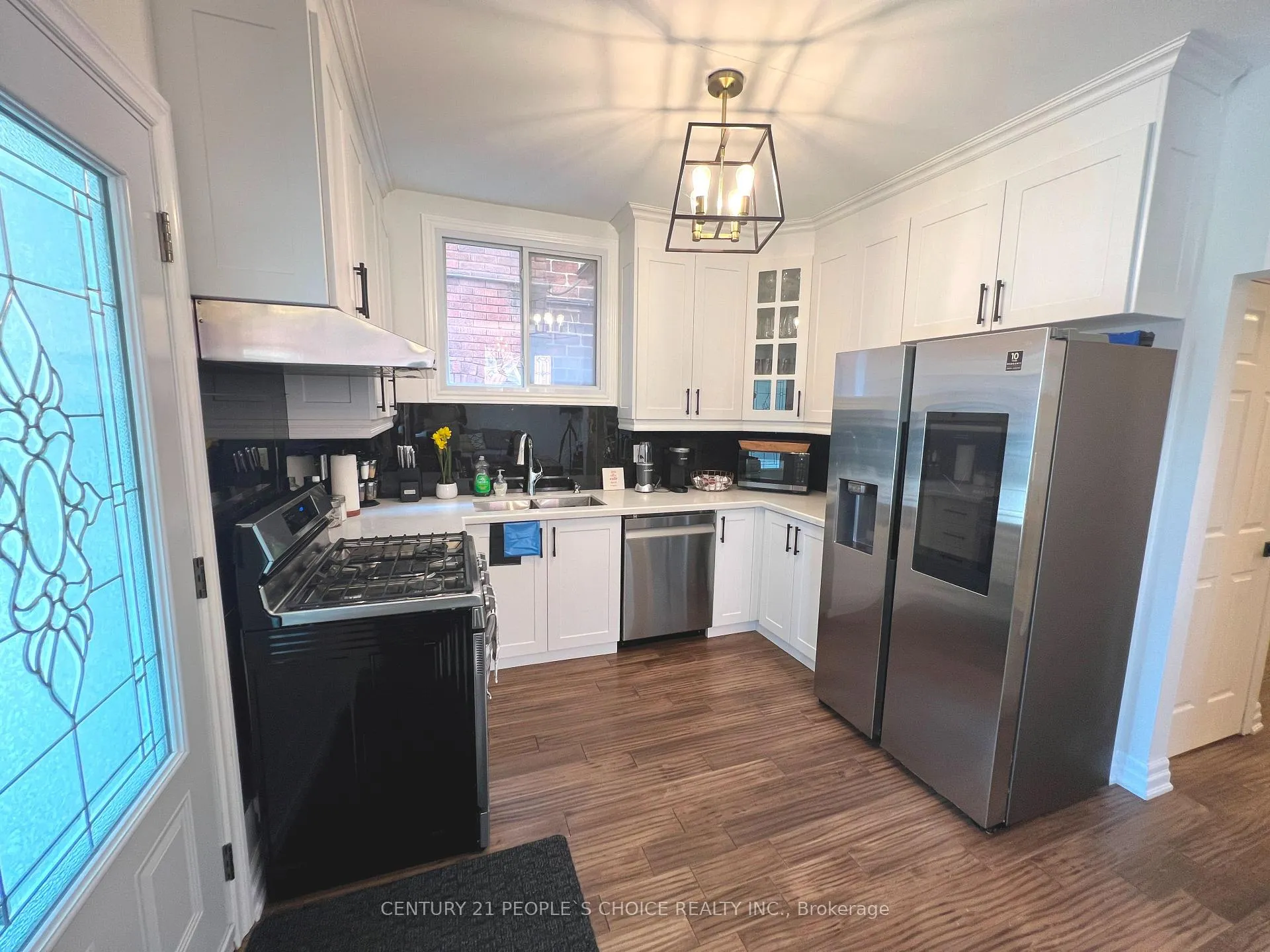 Photo 5 of 4927 Victoria Avenue, Niagara Falls, Cherrywood — HOMEH