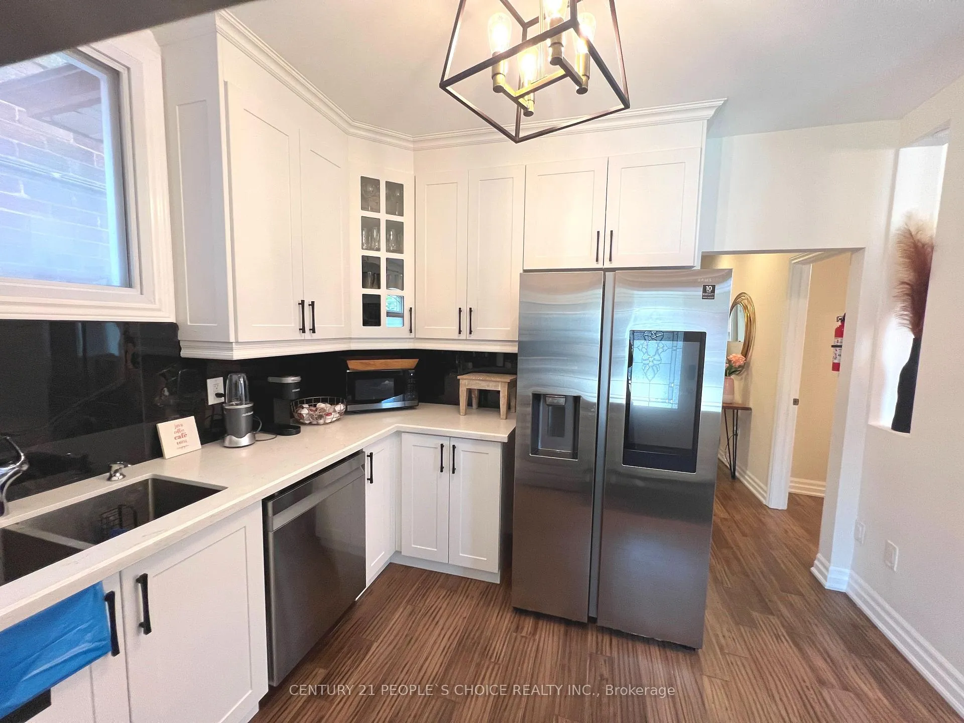 Photo 6 of 4927 Victoria Avenue, Niagara Falls, Cherrywood — HOMEH