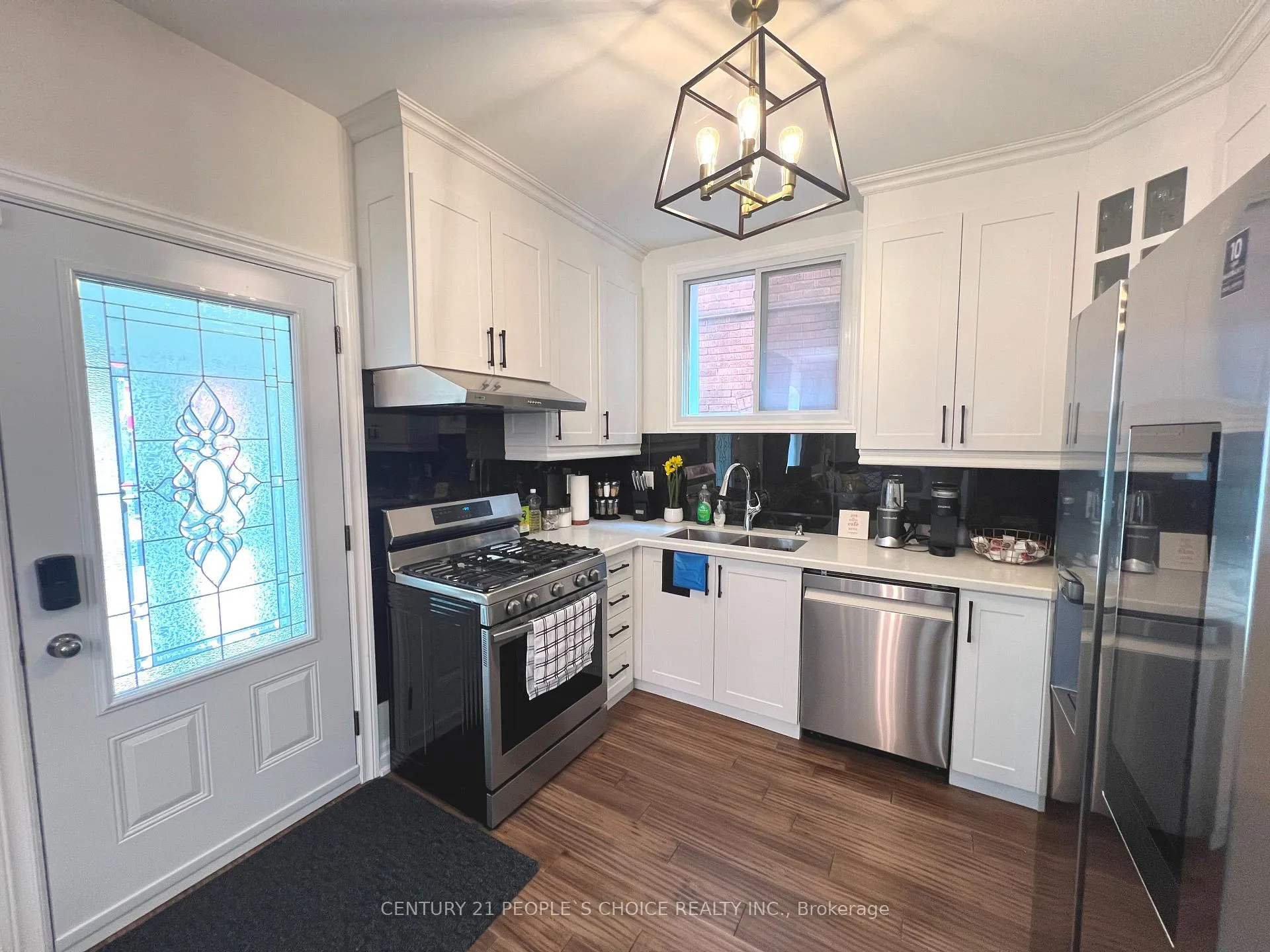 Photo 7 of 4927 Victoria Avenue, Niagara Falls, Cherrywood — HOMEH