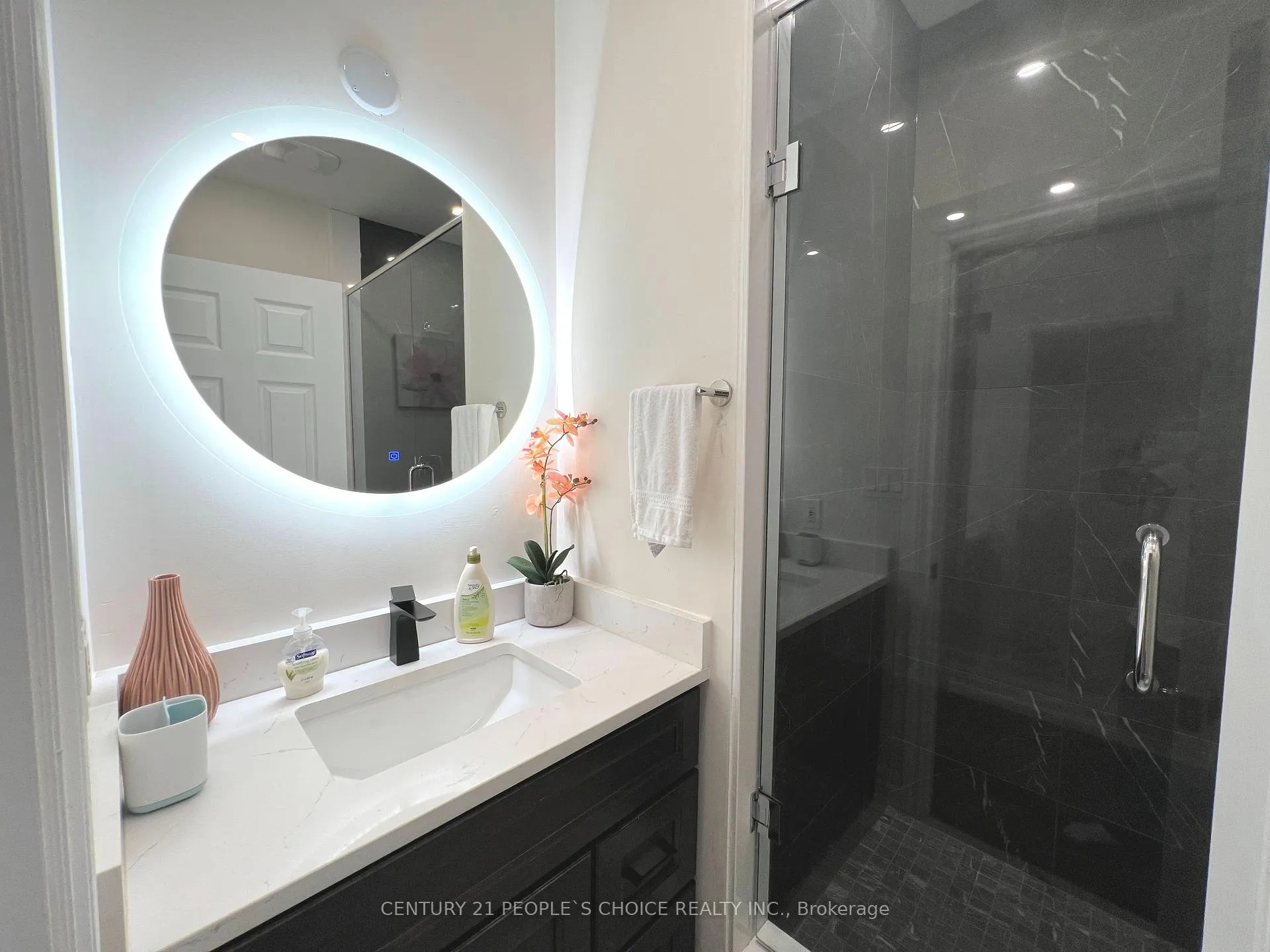 Photo 12 of 4927 Victoria Avenue, Niagara Falls, Cherrywood — HOMEH