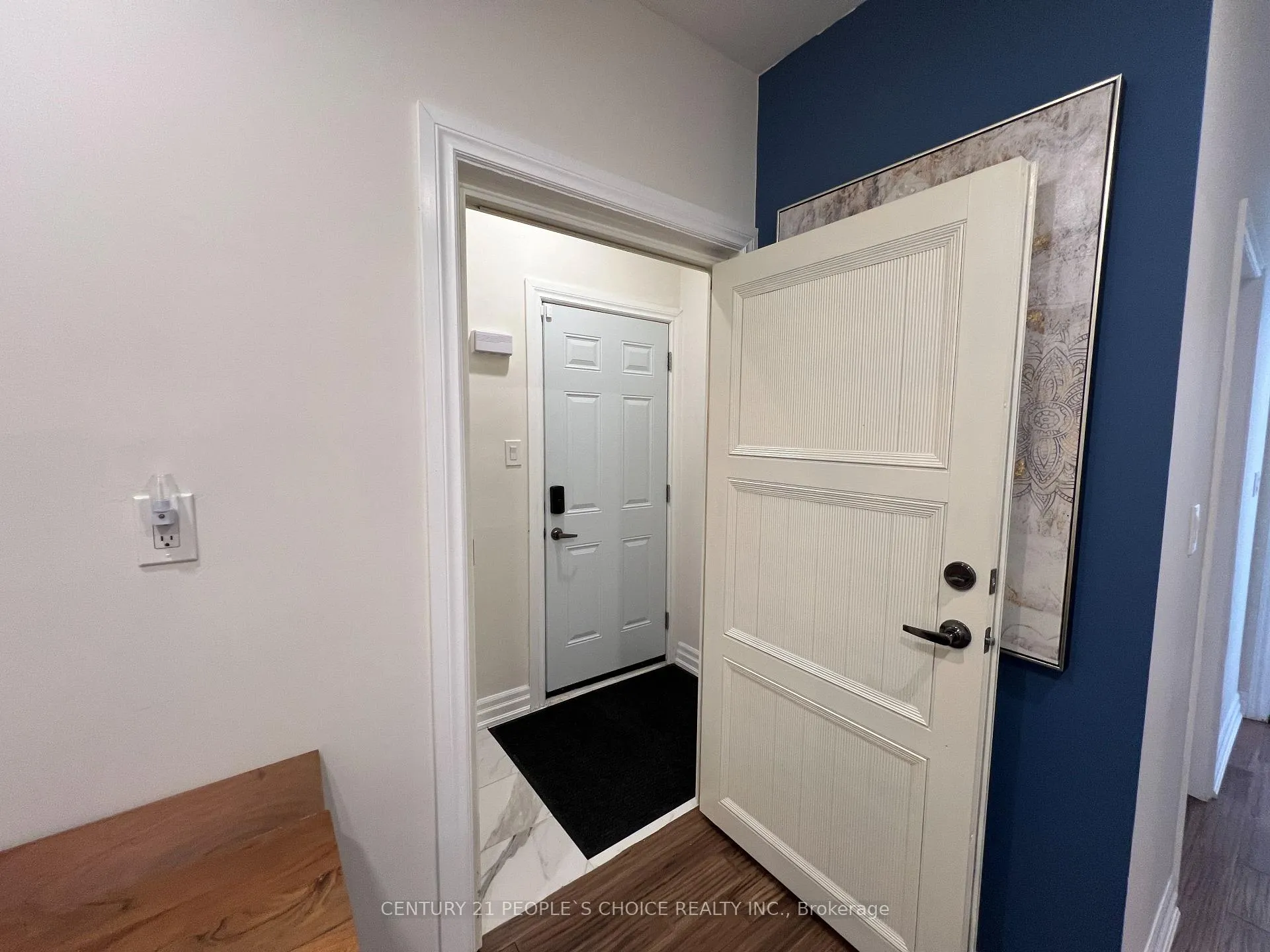 Photo 14 of 4927 Victoria Avenue, Niagara Falls, Cherrywood — HOMEH