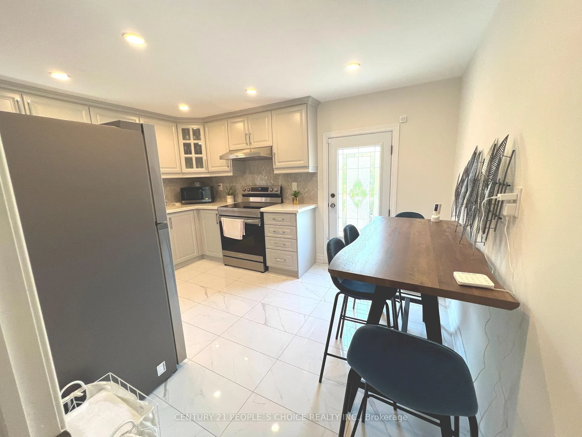 Photo 23 of 4927 Victoria Avenue, Niagara Falls, Cherrywood — HOMEH