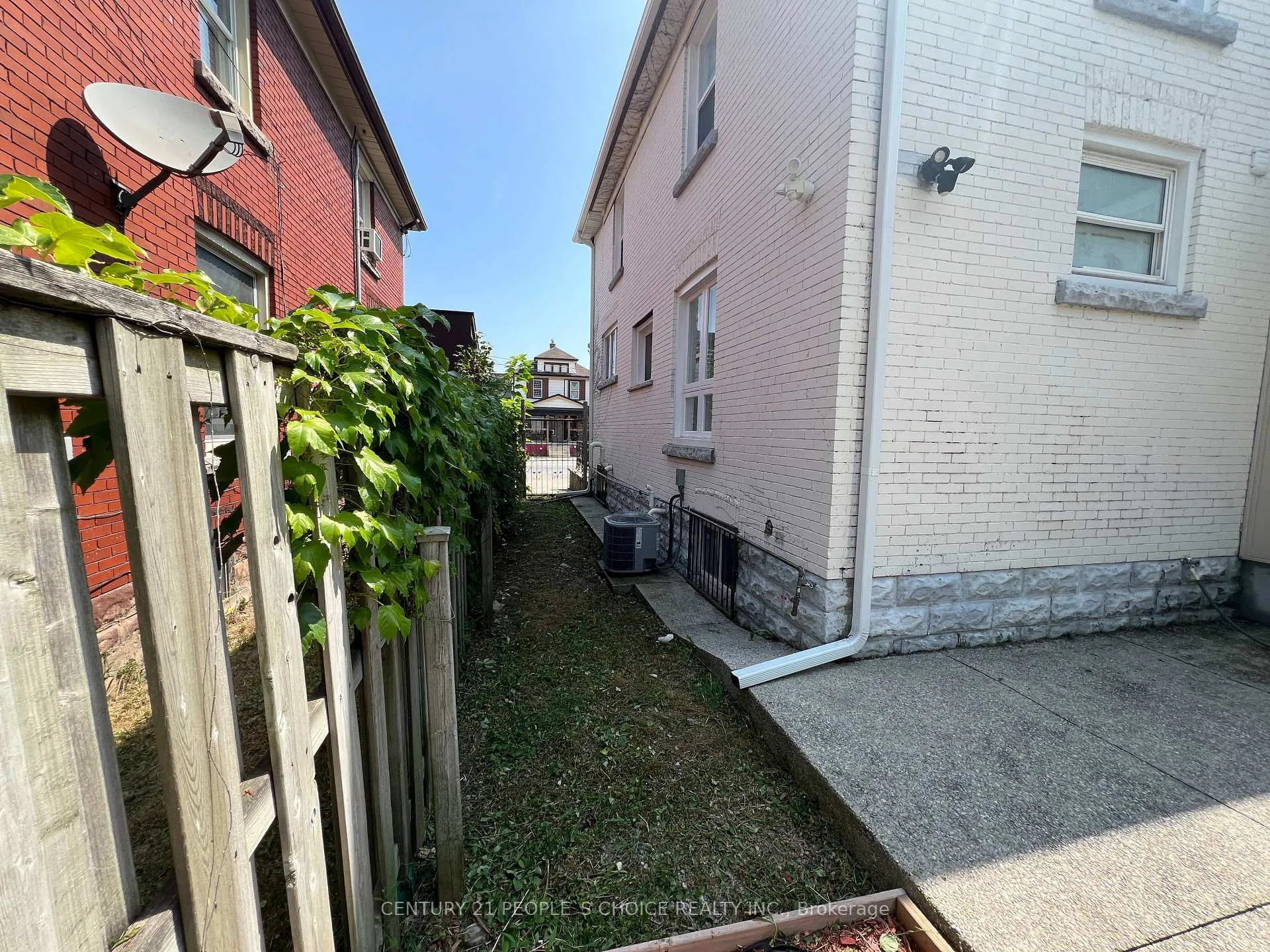 Photo 31 of 4927 Victoria Avenue, Niagara Falls, Cherrywood — HOMEH