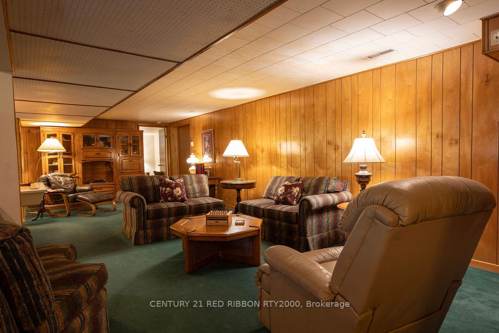 Photo 24 of 24387 Saxton Road, Strathroy-Caradoc, Rural Strathroy-Caradoc — HOMEH