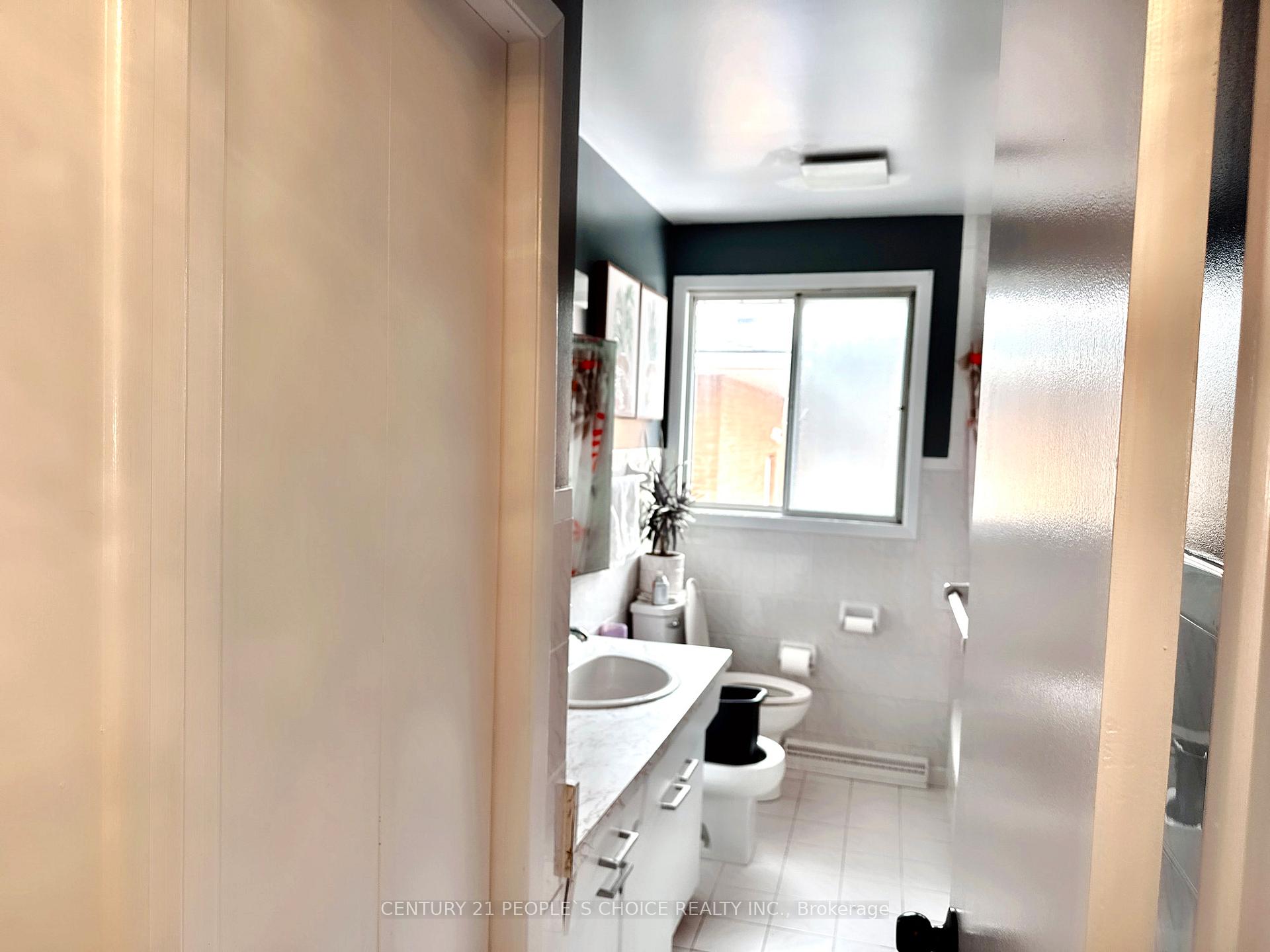 Photo 12 of 11 St Charles Drive W, Thorold, Thorold Downtown — HOMEH