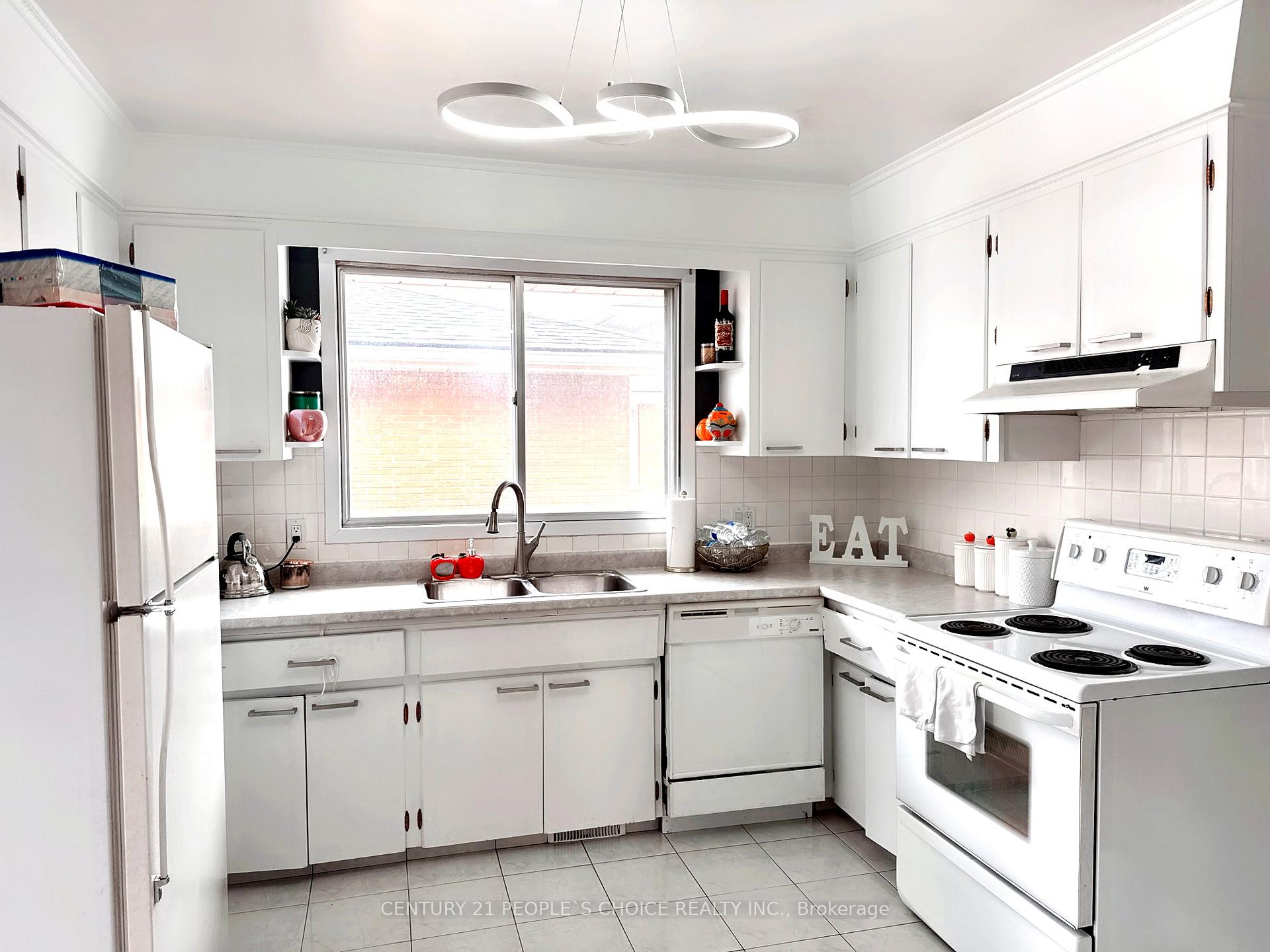 Photo 18 of 11 St Charles Drive W, Thorold, Thorold Downtown — HOMEH