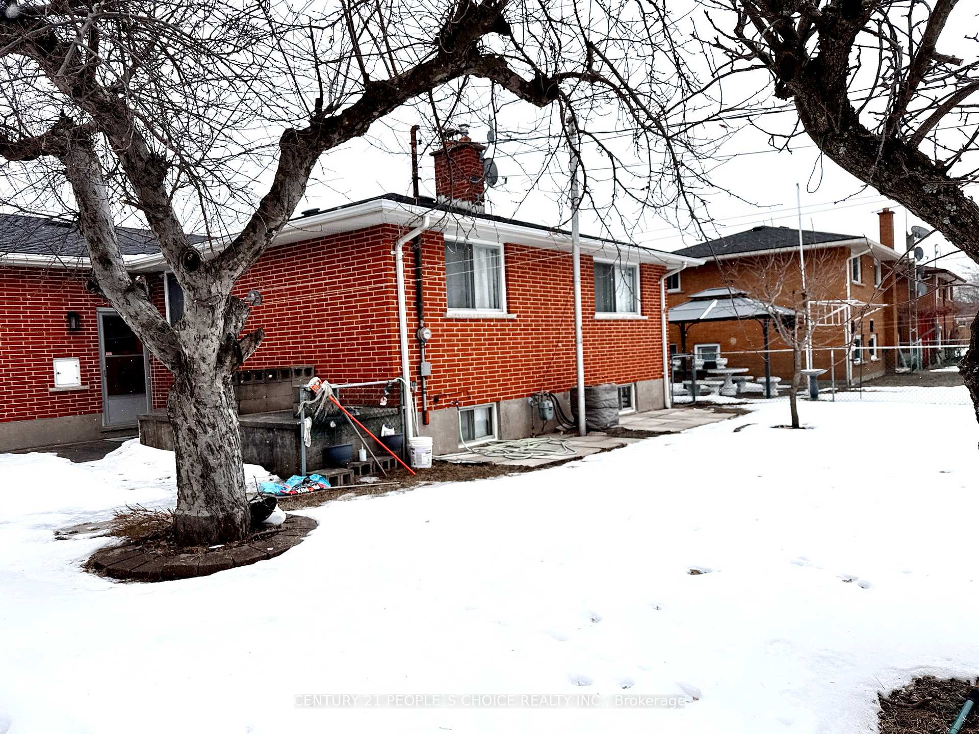Photo 25 of 11 St Charles Drive W, Thorold, Thorold Downtown — HOMEH