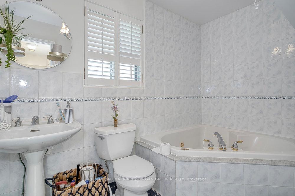Photo 28 of 185 Durant Avenue, Toronto, East York — HOMEH