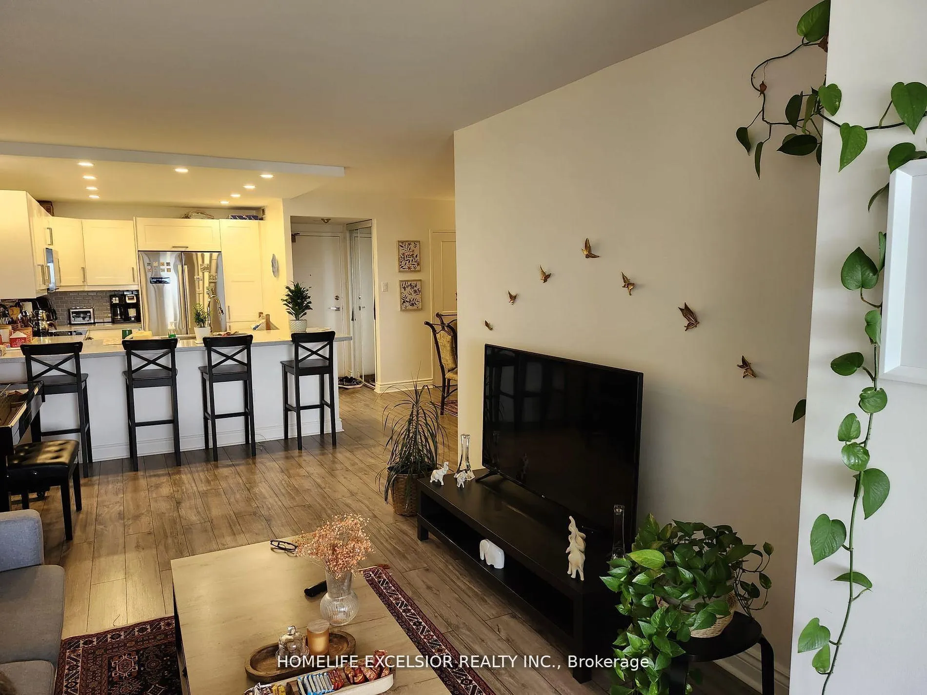 Photo 4 of Unit 1402, 7601 Bathurst Street, Vaughan, Crestwood-Springfarm-Yorkhill — HOMEH