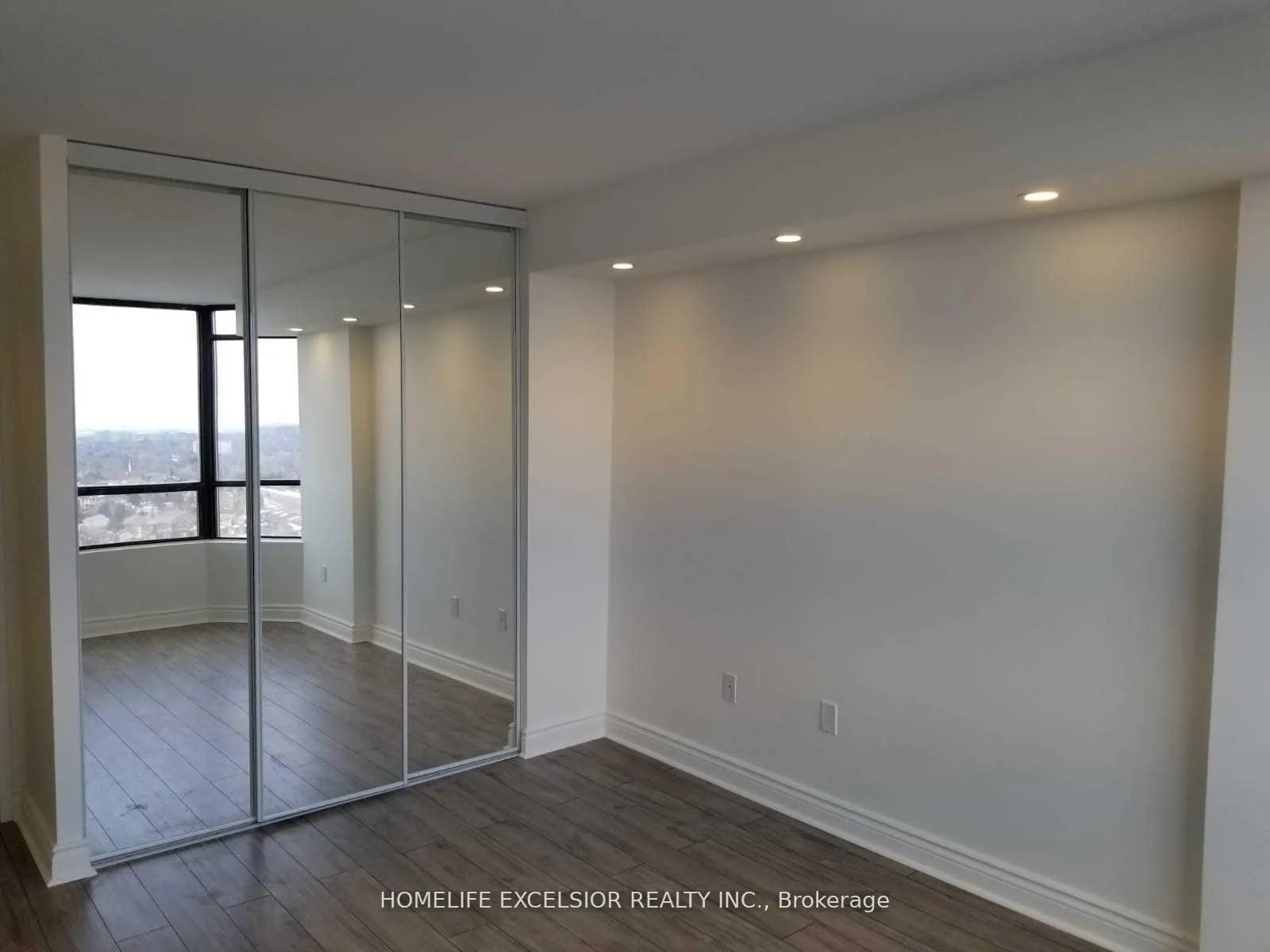 Photo 8 of Unit 1402, 7601 Bathurst Street, Vaughan, Crestwood-Springfarm-Yorkhill — HOMEH
