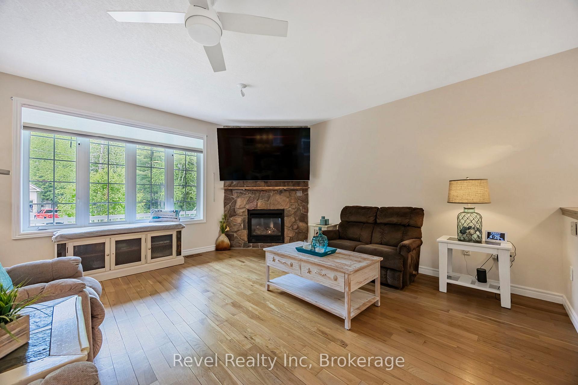 Photo 4 of 9 Albion Lane, Tiny, Rural Tiny — HOMEH