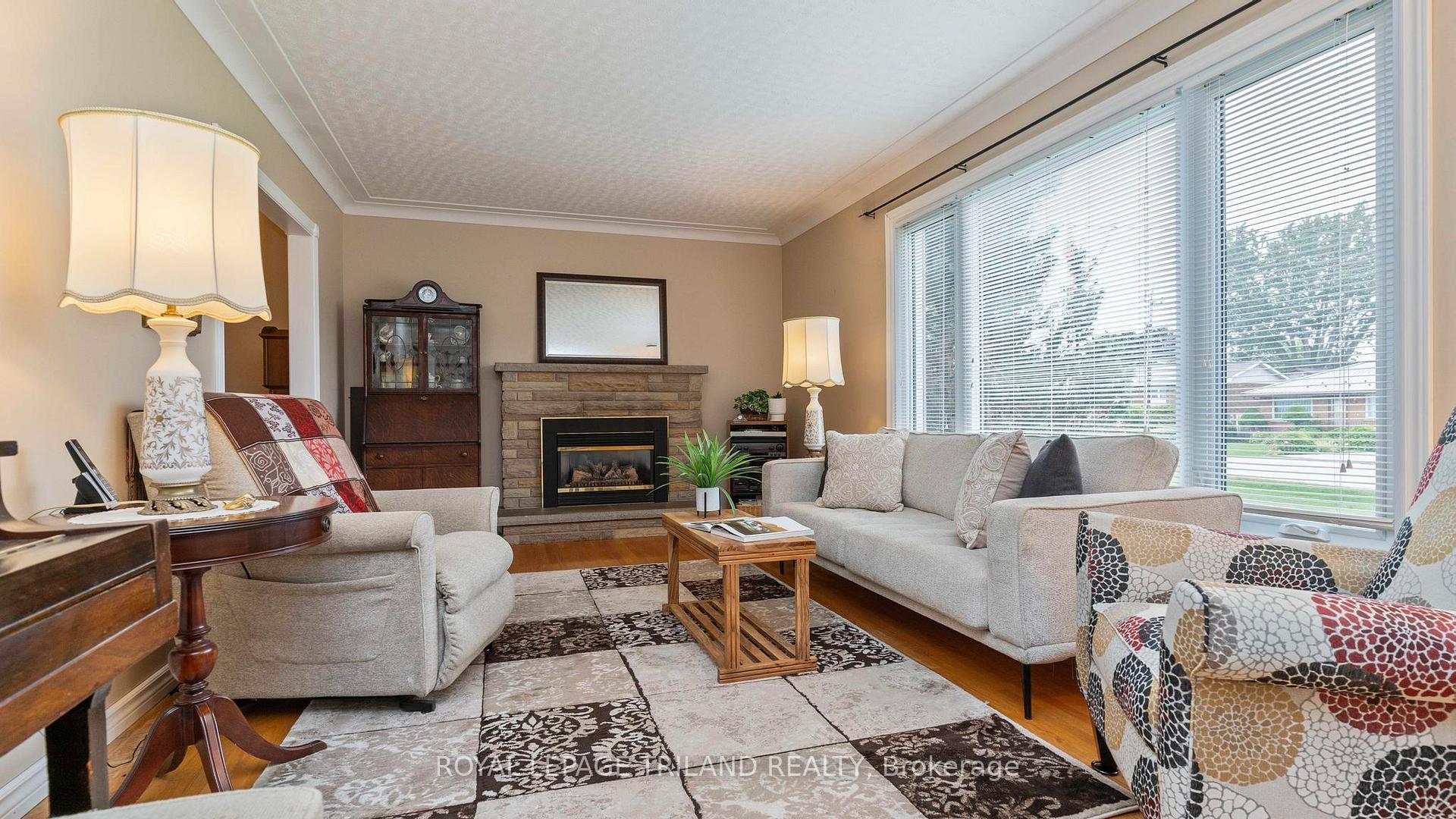 Photo 10 of 81 Queen Street, Thames Centre, Dorchester — HOMEH
