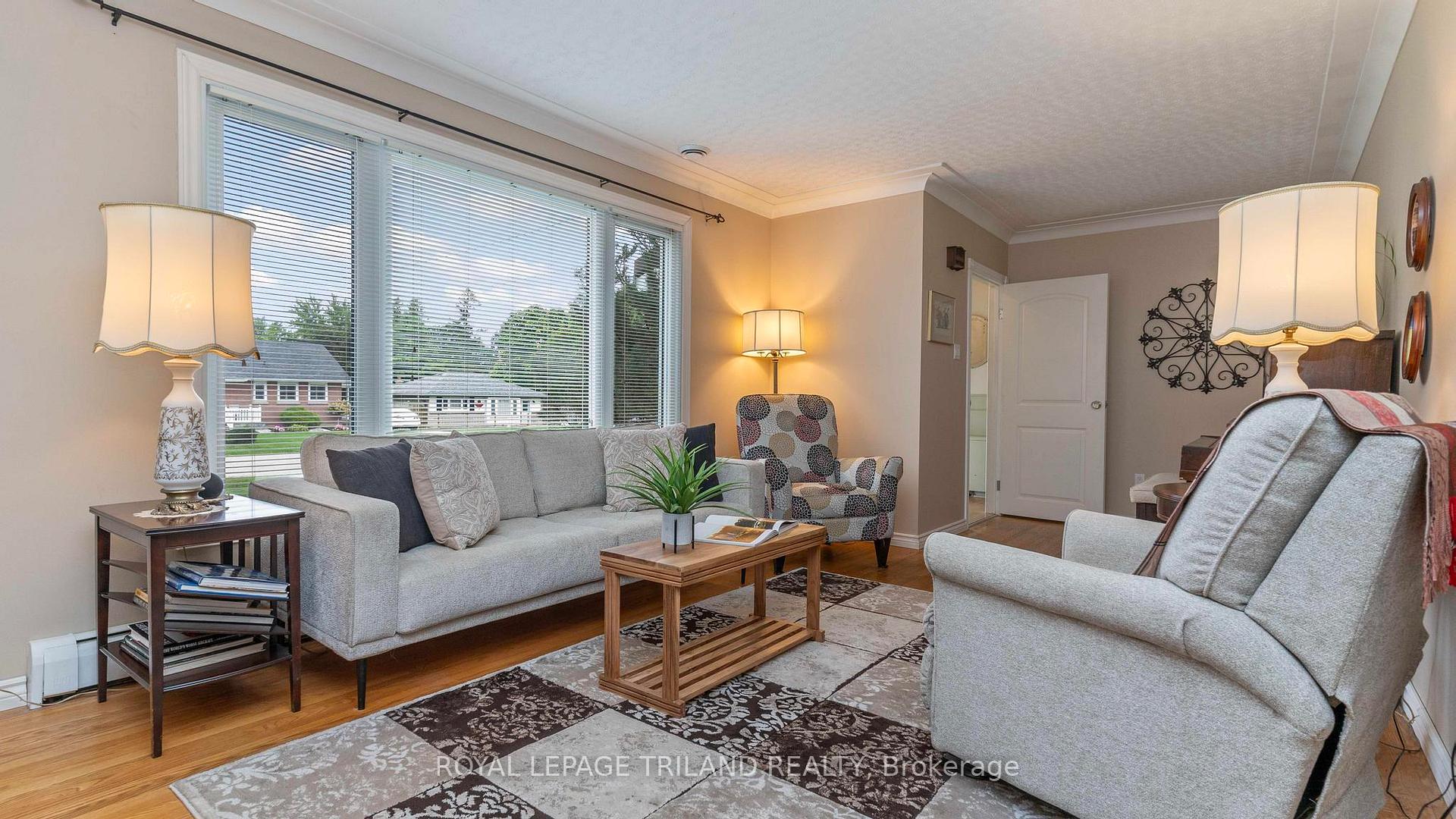 Photo 12 of 81 Queen Street, Thames Centre, Dorchester — HOMEH