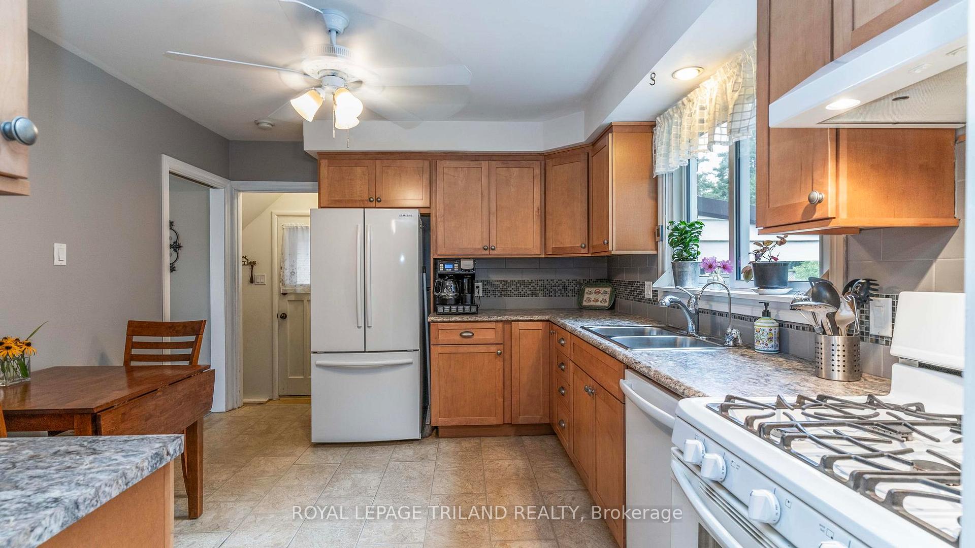Photo 16 of 81 Queen Street, Thames Centre, Dorchester — HOMEH