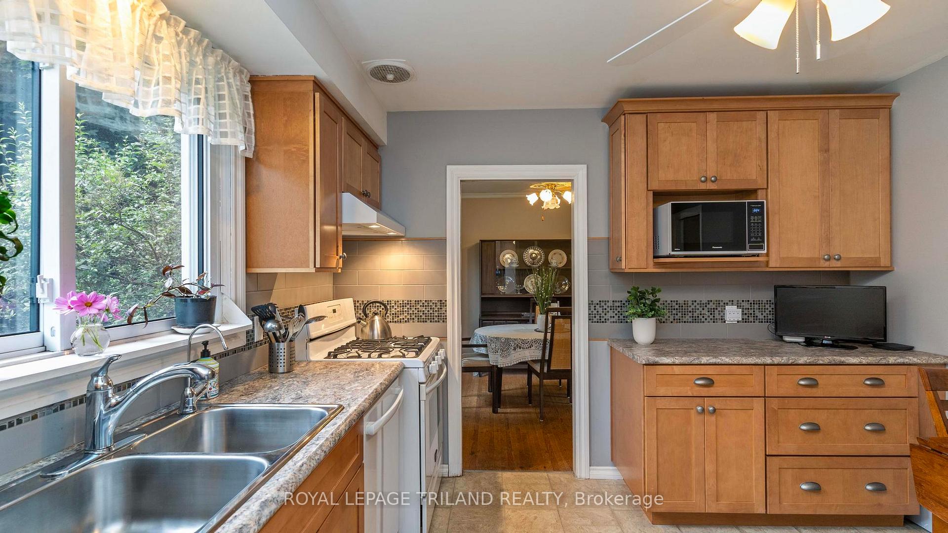 Photo 18 of 81 Queen Street, Thames Centre, Dorchester — HOMEH
