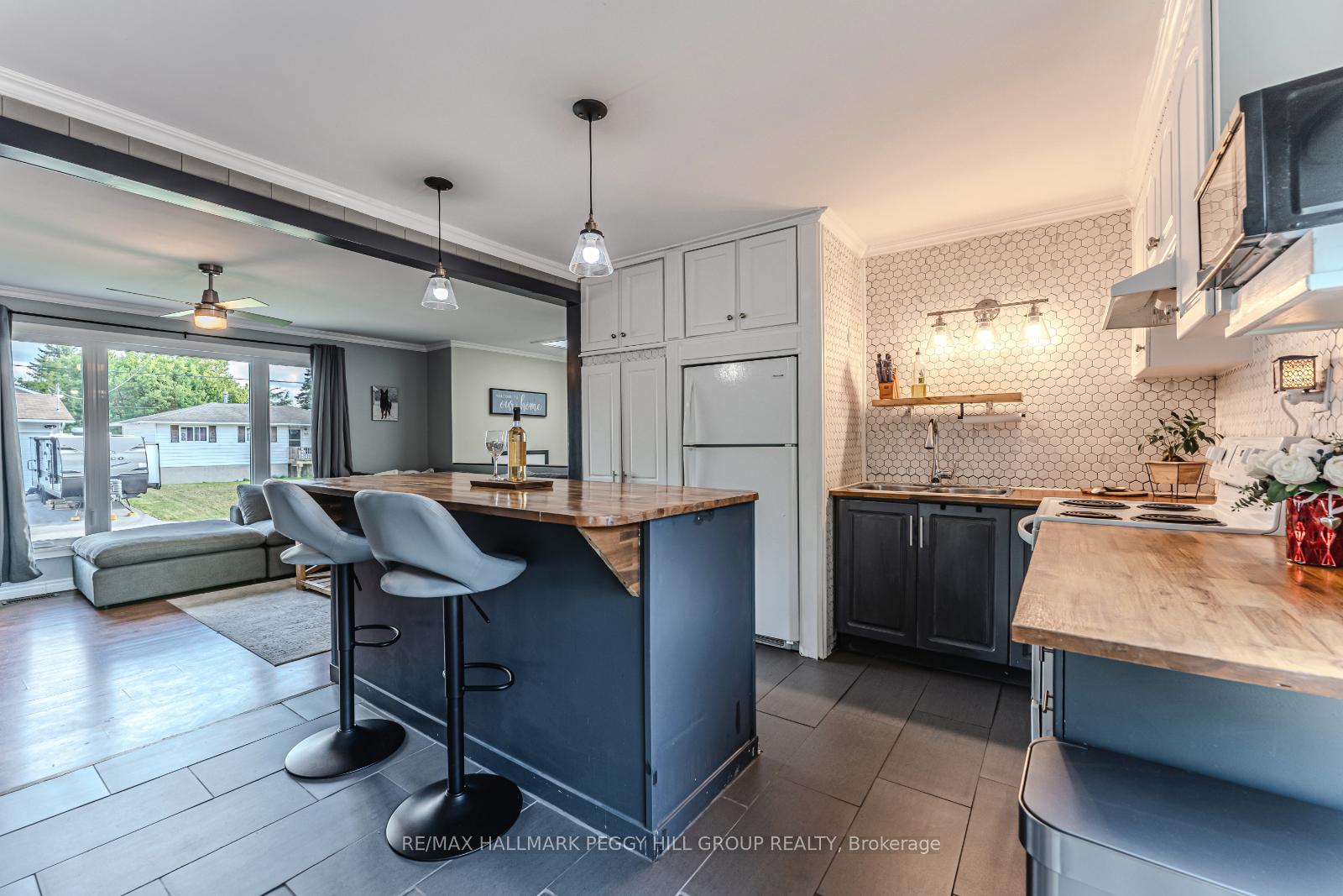 Photo 2 of 326 Mcnicoll Street, Tay, Port McNicoll — HOMEH