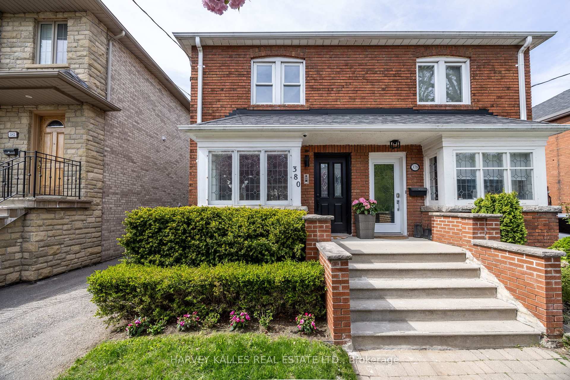 Front of 380 Old Orchard Grove