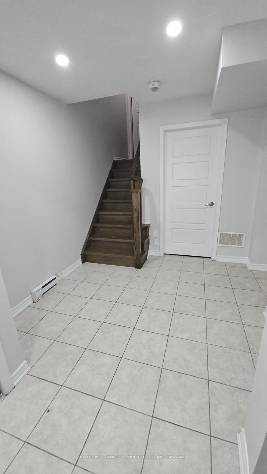 Photo 3 of 111 Glenvista Drive, Kitchener — HOMEH