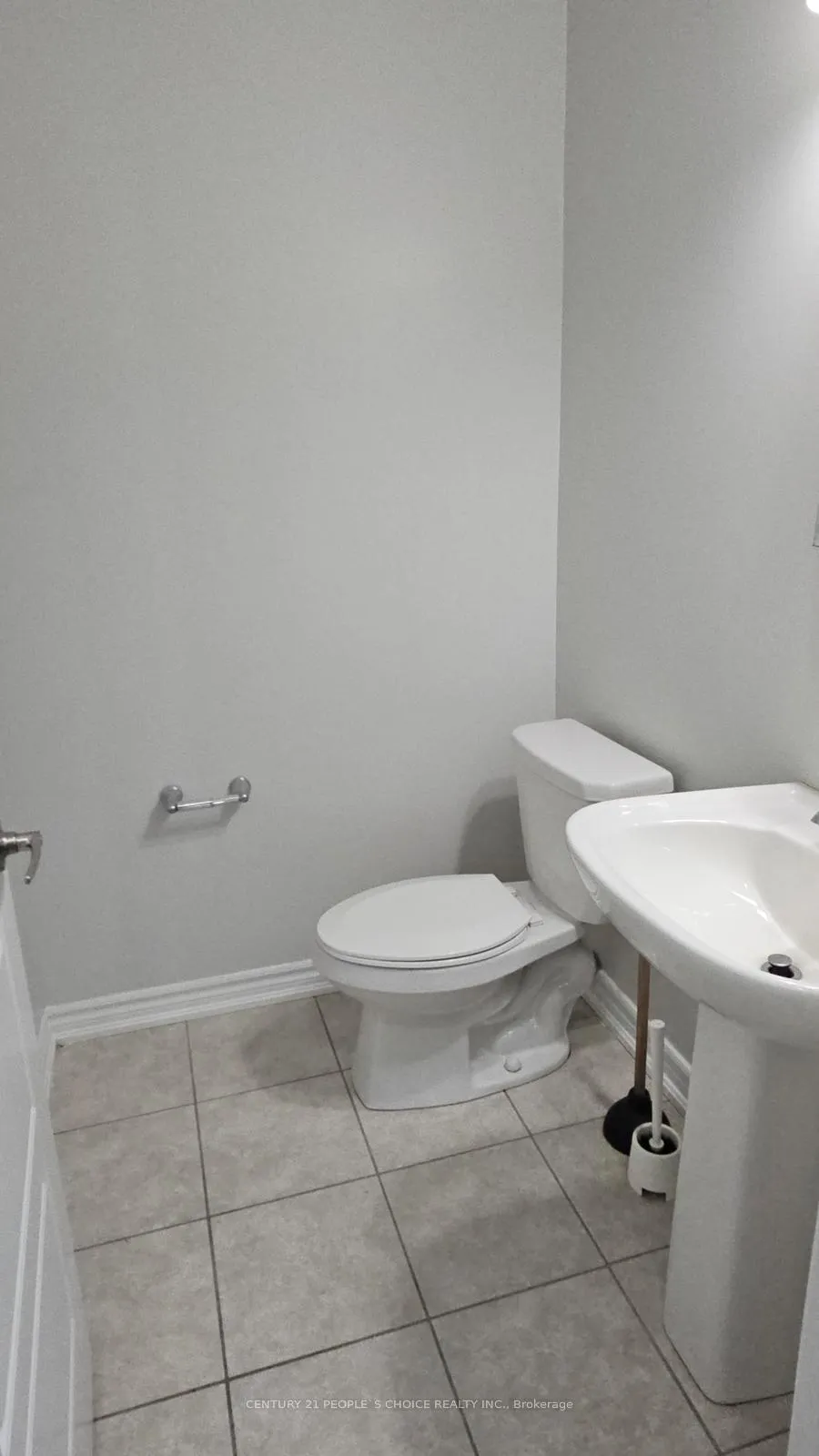 Photo 7 of 111 Glenvista Drive, Kitchener — HOMEH
