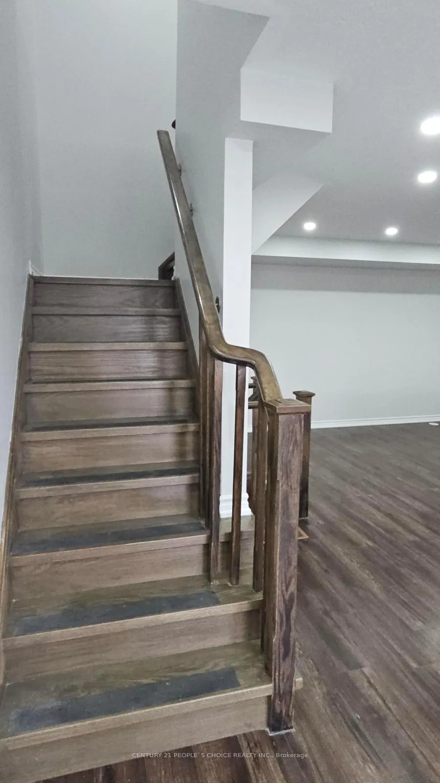 Photo 19 of 111 Glenvista Drive, Kitchener — HOMEH
