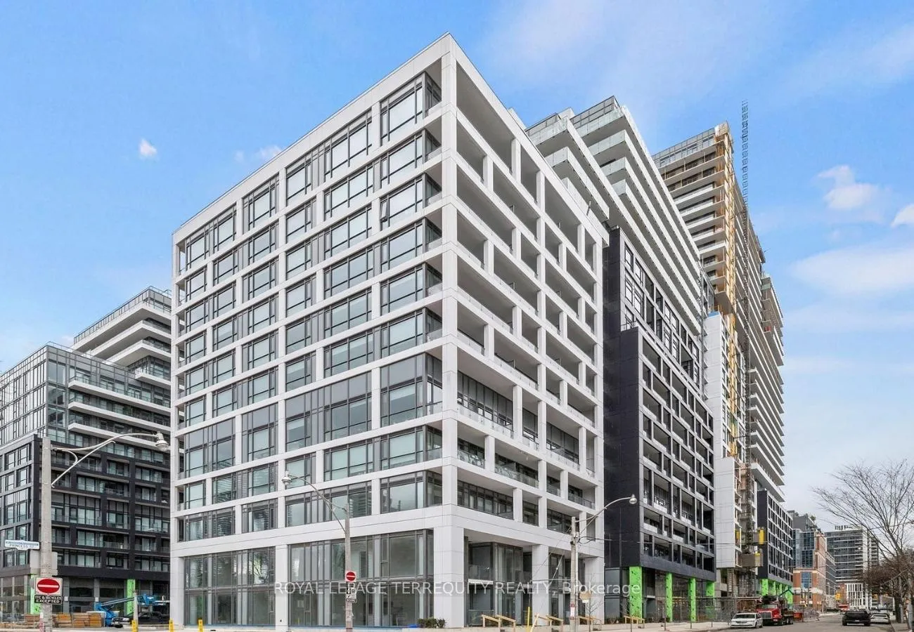 Front of Unit 1425, 60 Princess Street