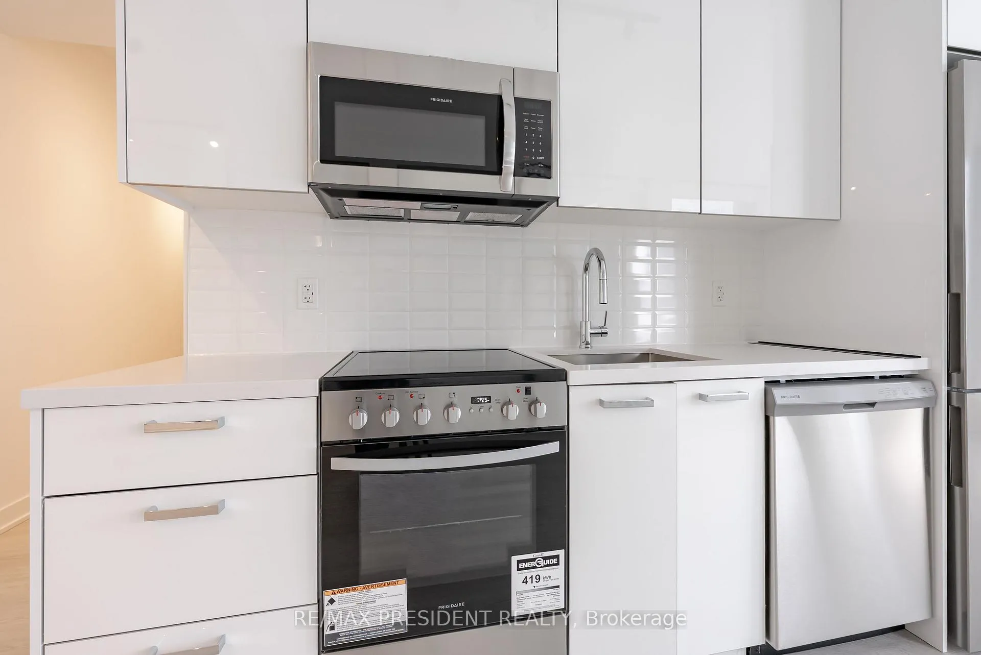 Photo 4 of Unit 904, 284 King Street E, Toronto, Moss Park — HOMEH