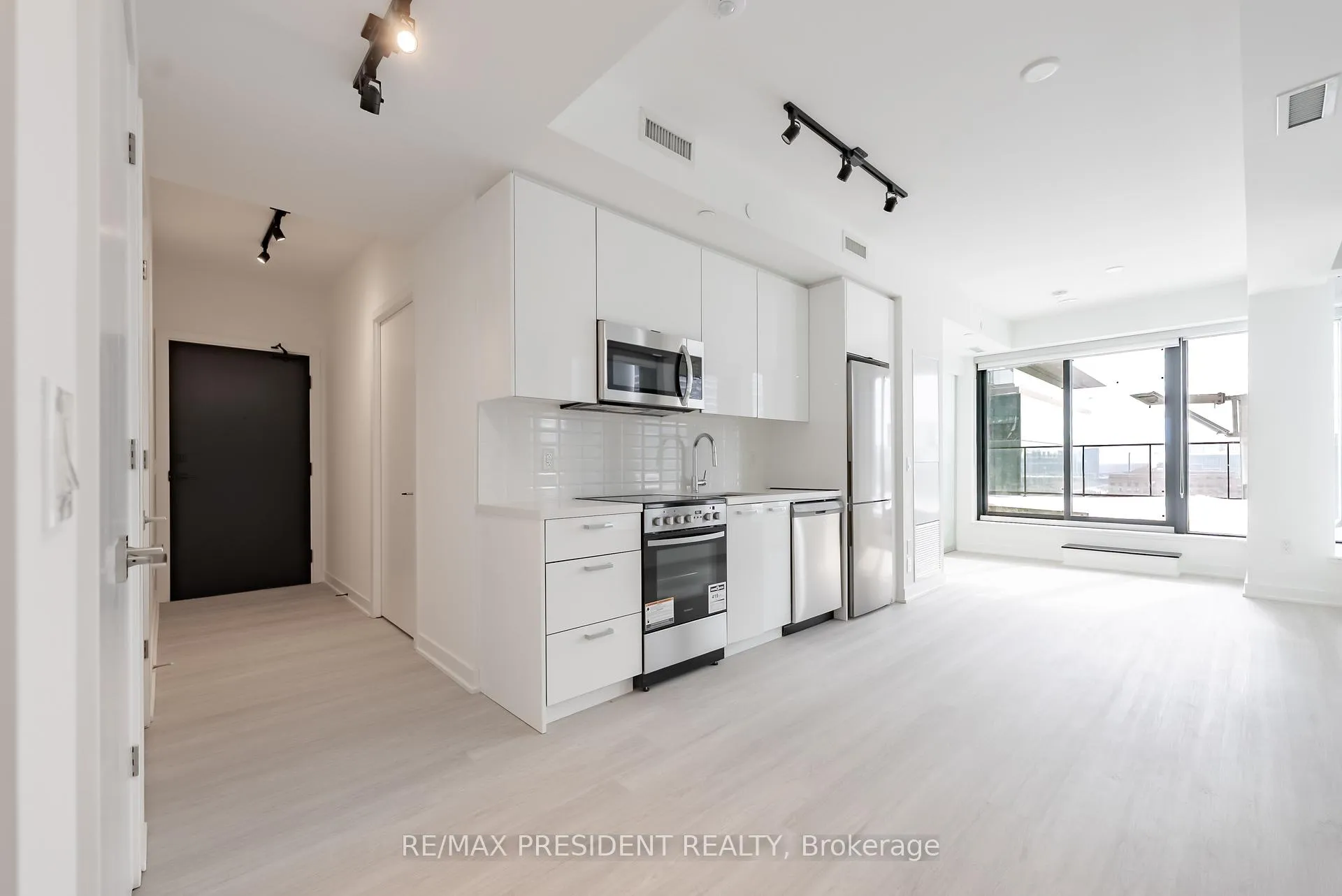 Photo 6 of Unit 904, 284 King Street E, Toronto, Moss Park — HOMEH