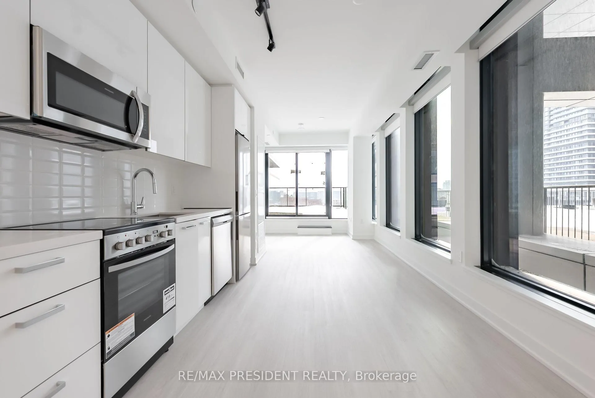 Photo 7 of Unit 904, 284 King Street E, Toronto, Moss Park — HOMEH