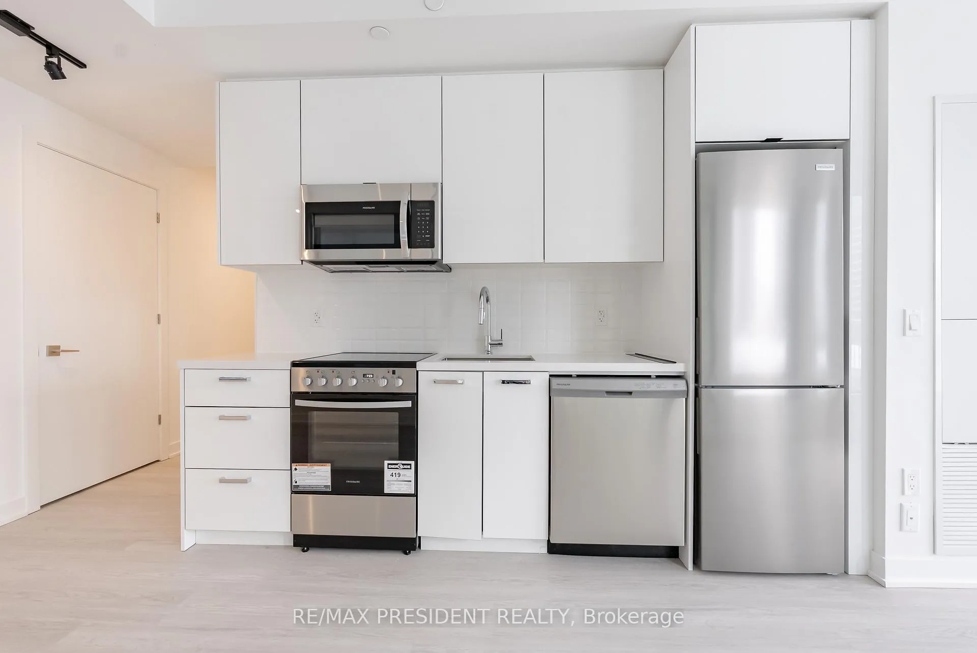 Photo 8 of Unit 904, 284 King Street E, Toronto, Moss Park — HOMEH