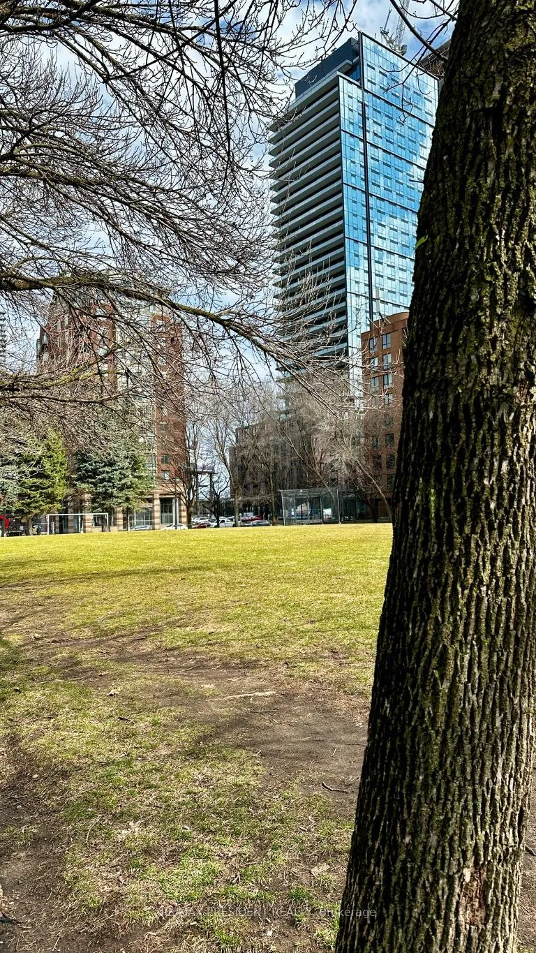 Photo 32 of Unit 904, 284 King Street E, Toronto, Moss Park — HOMEH