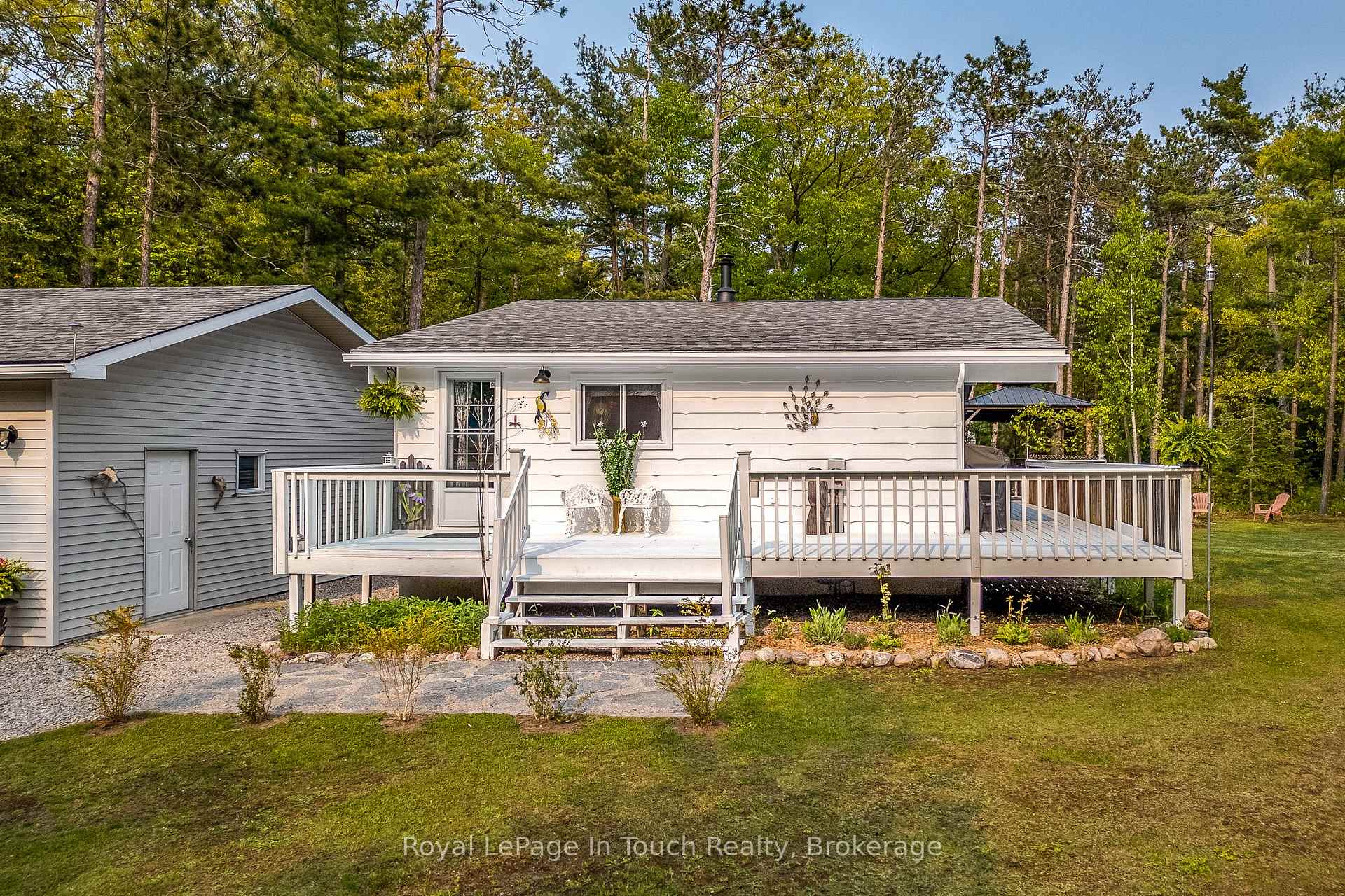 Photo 10 of 21 Moonlight Court, Tiny, Rural Tiny — HOMEH