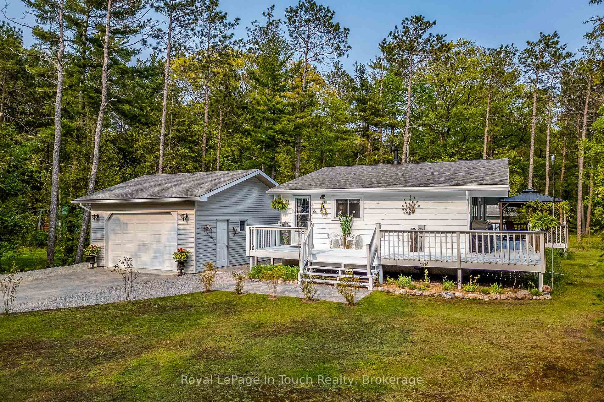 Photo 11 of 21 Moonlight Court, Tiny, Rural Tiny — HOMEH