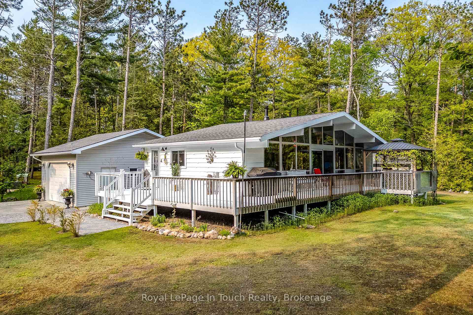 Photo 12 of 21 Moonlight Court, Tiny, Rural Tiny — HOMEH