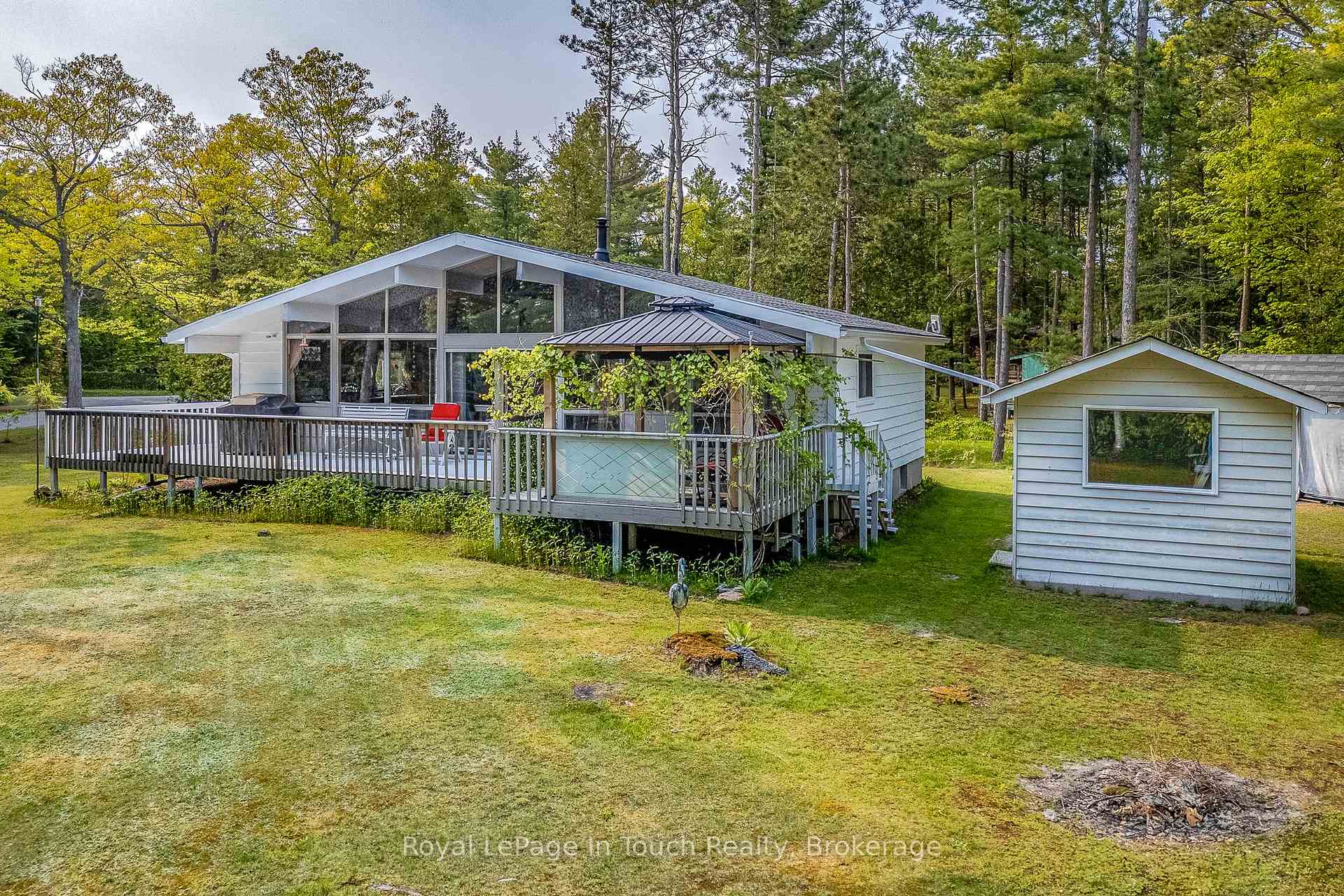 Photo 13 of 21 Moonlight Court, Tiny, Rural Tiny — HOMEH