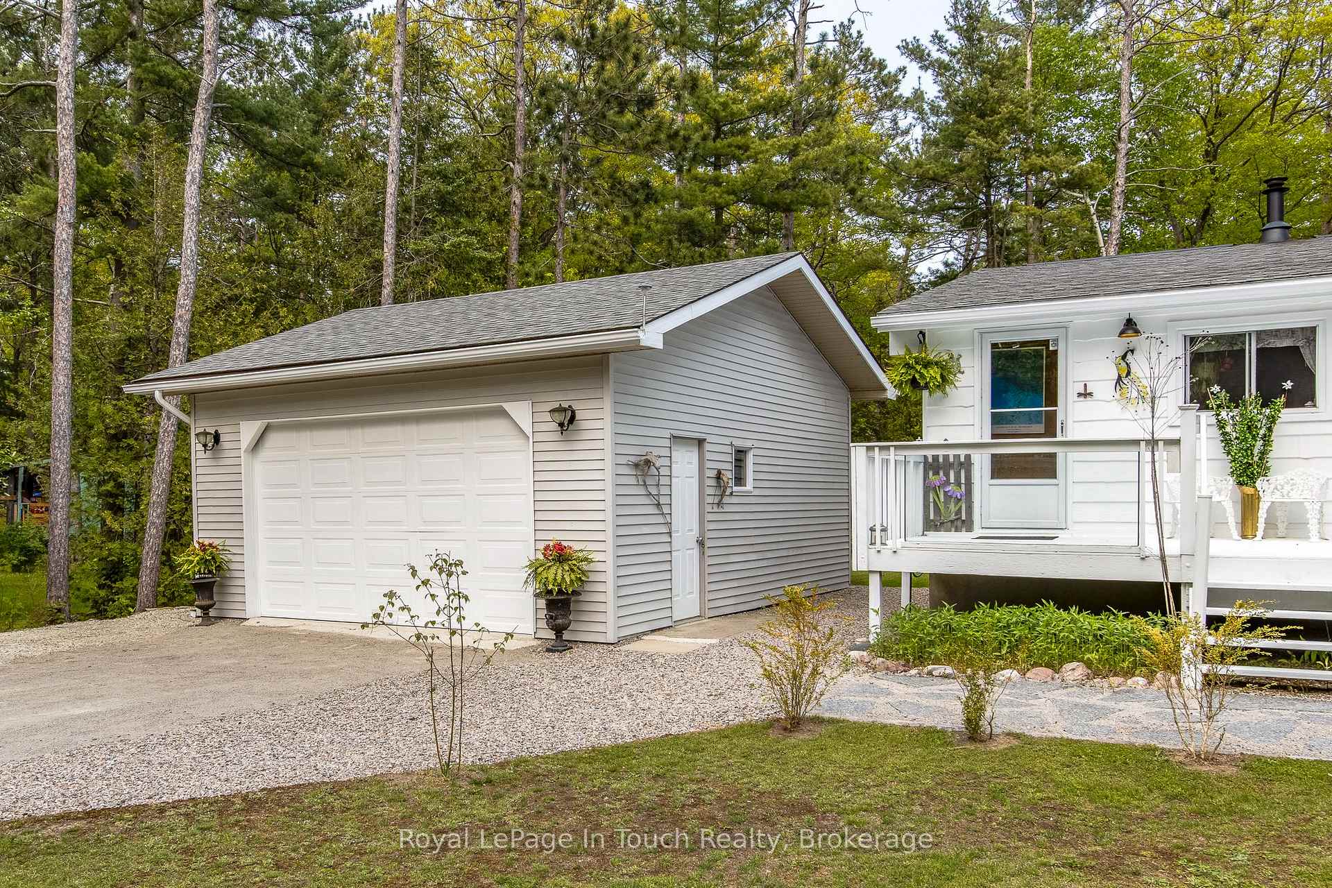Photo 17 of 21 Moonlight Court, Tiny, Rural Tiny — HOMEH