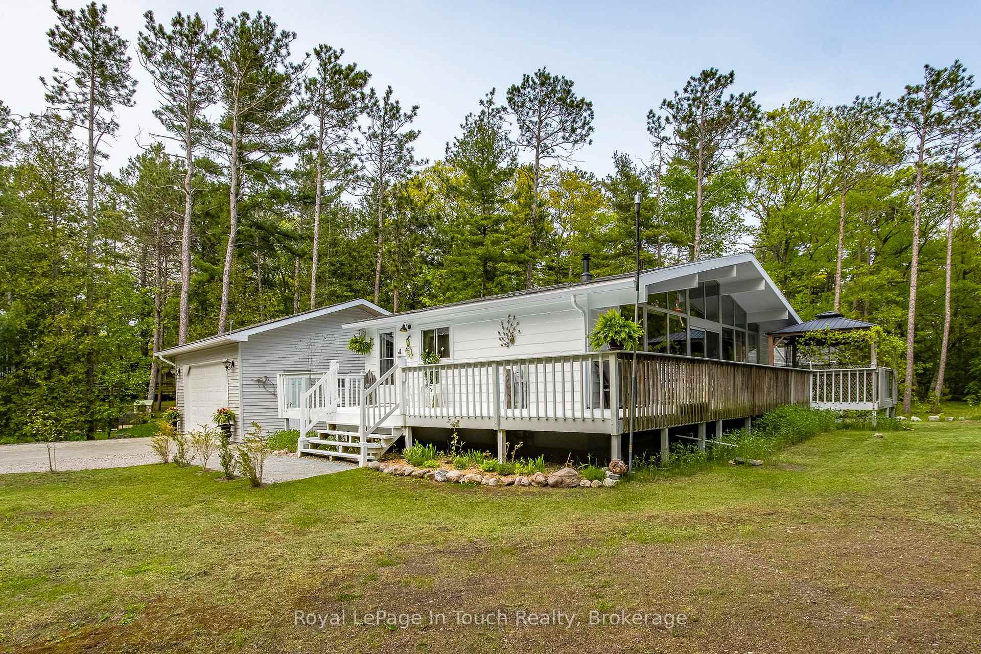 Photo 18 of 21 Moonlight Court, Tiny, Rural Tiny — HOMEH