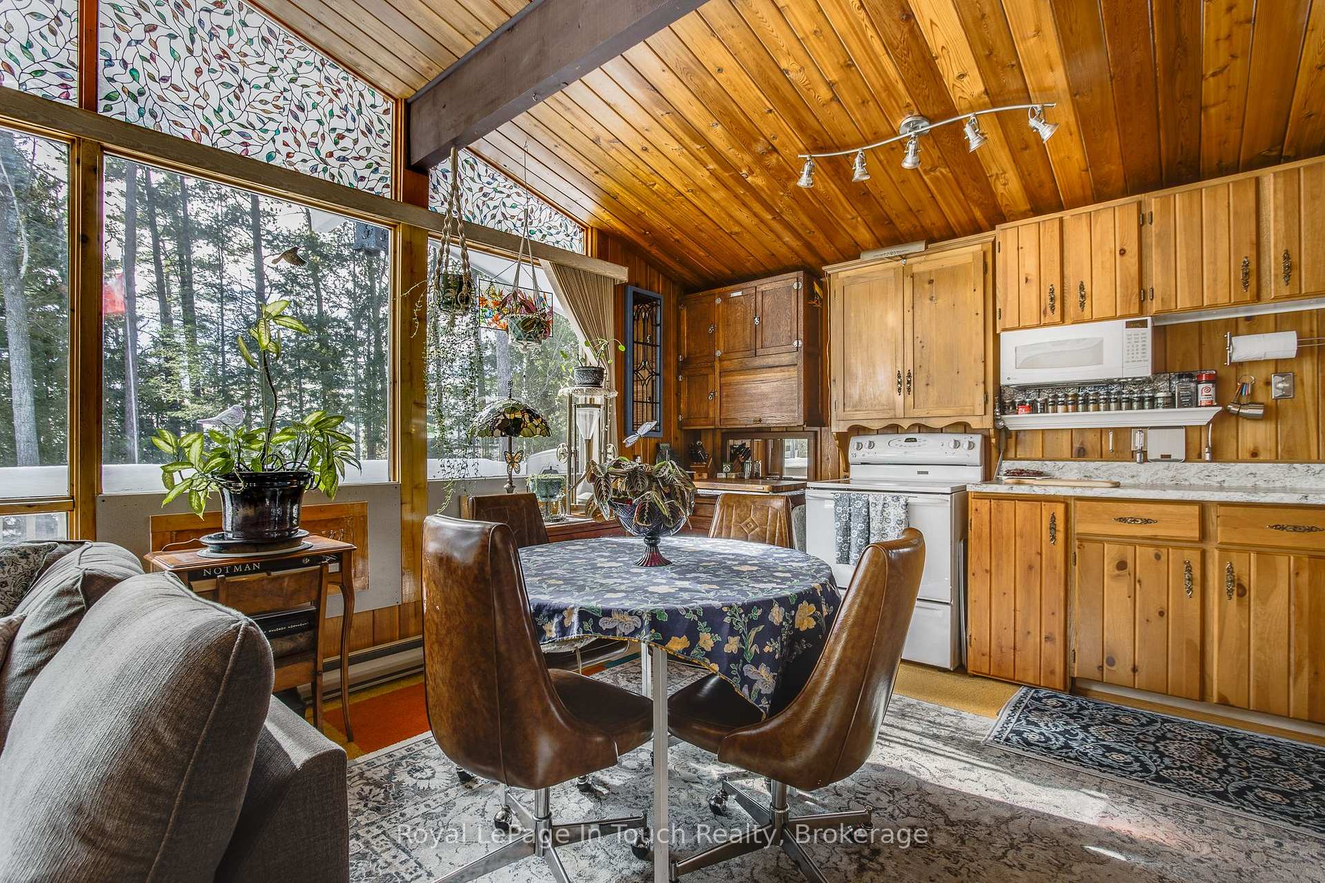 Photo 33 of 21 Moonlight Court, Tiny, Rural Tiny — HOMEH