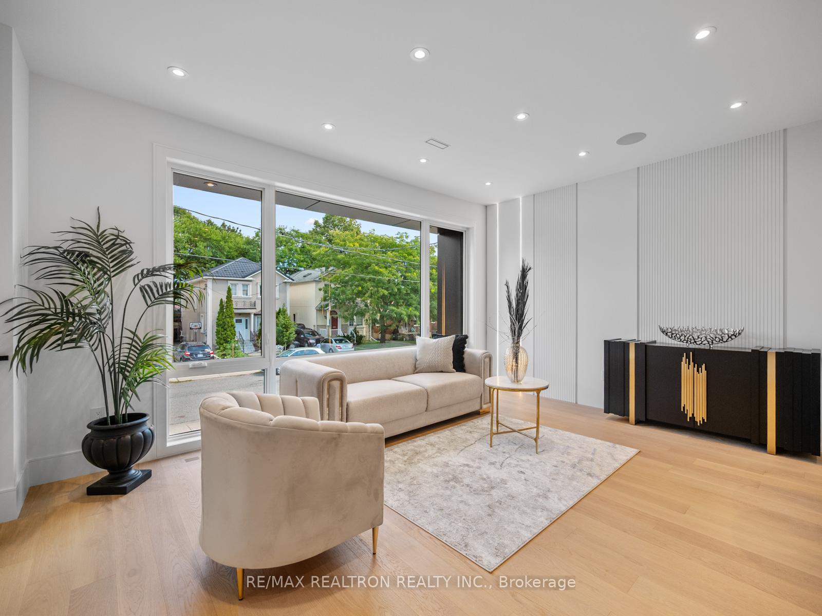 Photo 4 of 60 St Hubert Avenue, Toronto, East York — HOMEH