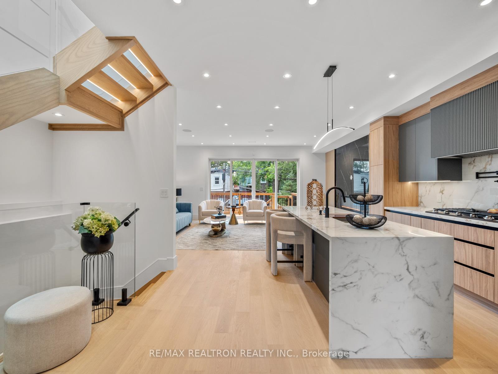 Photo 9 of 60 St Hubert Avenue, Toronto, East York — HOMEH