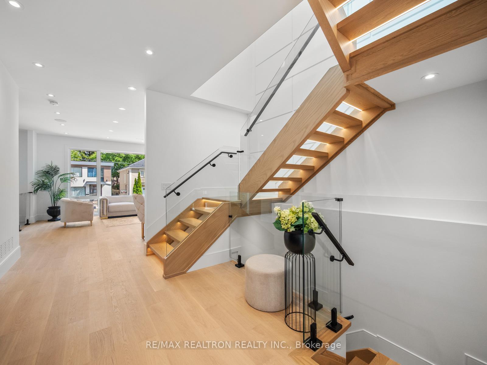 Photo 24 of 60 St Hubert Avenue, Toronto, East York — HOMEH