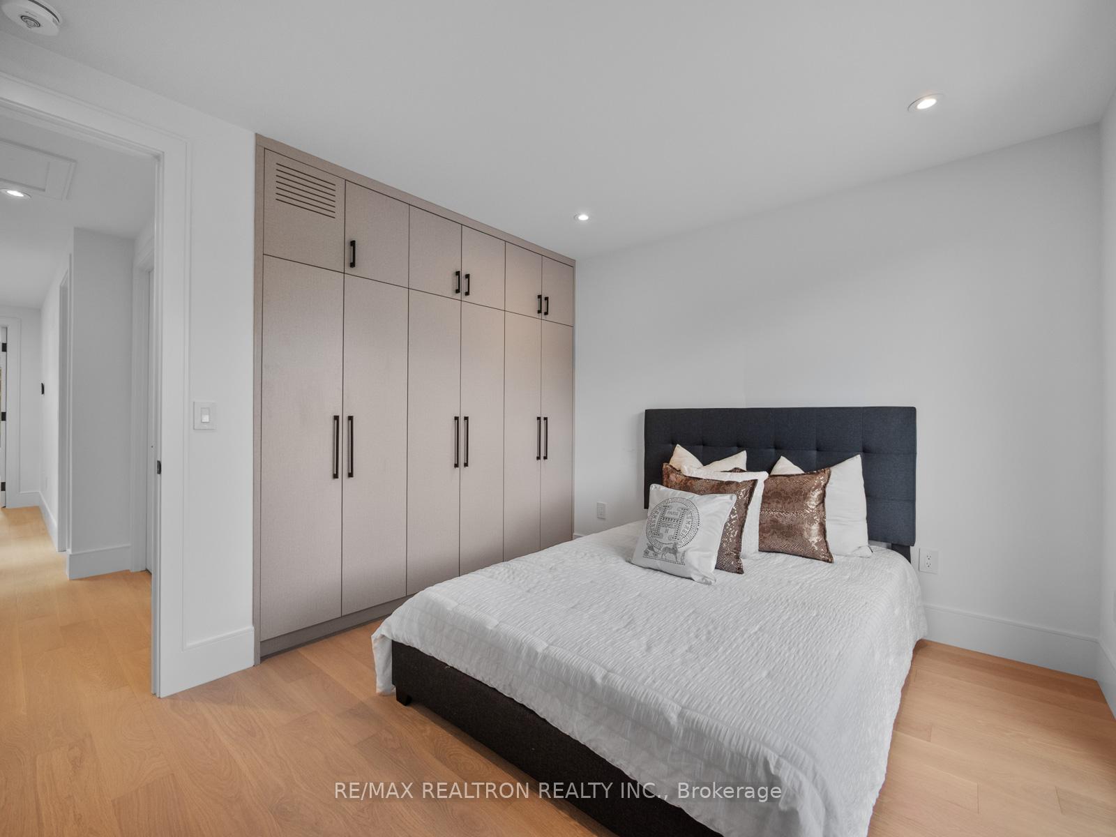 Photo 38 of 60 St Hubert Avenue, Toronto, East York — HOMEH