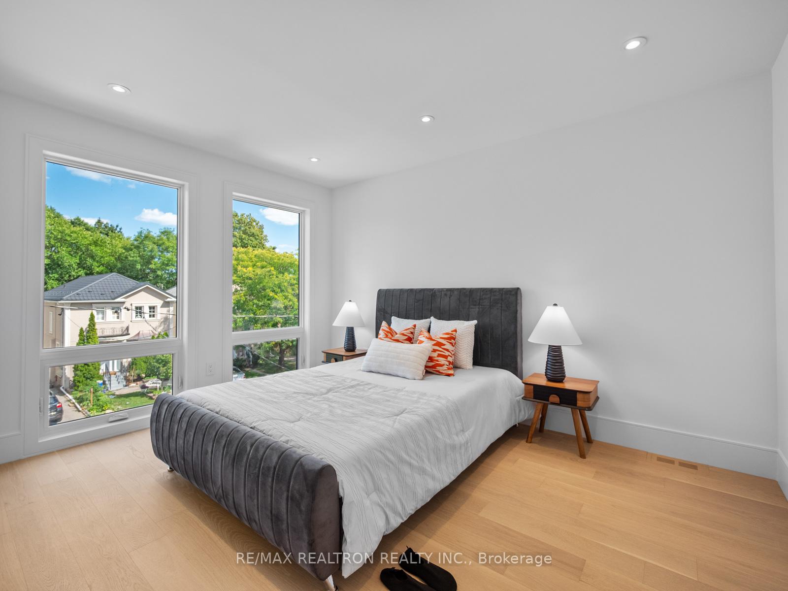 Photo 40 of 60 St Hubert Avenue, Toronto, East York — HOMEH