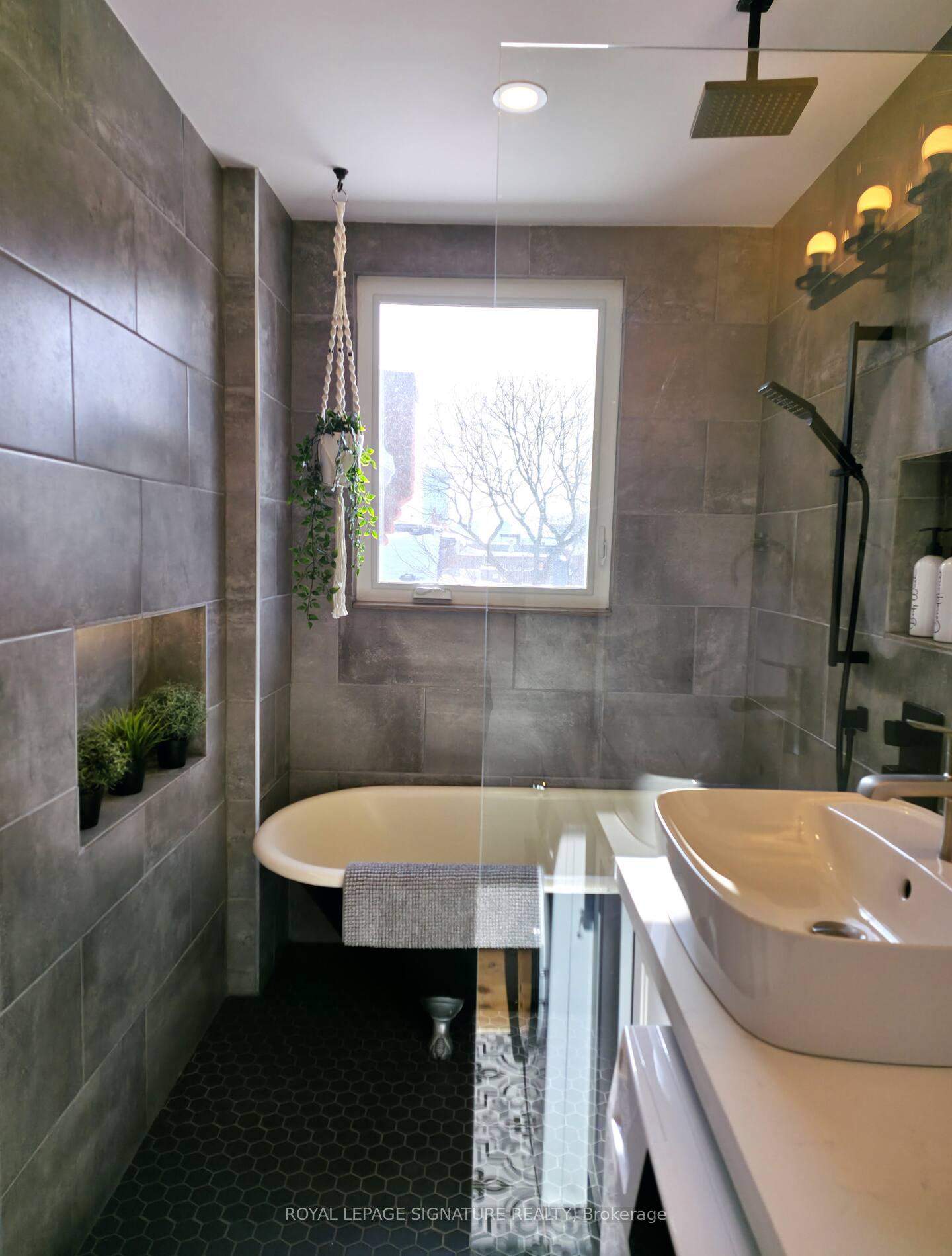 Photo 13 of Unit Unit 3, 562 Parliament Street, Toronto, Cabbagetown-South St. James Town — HOMEH