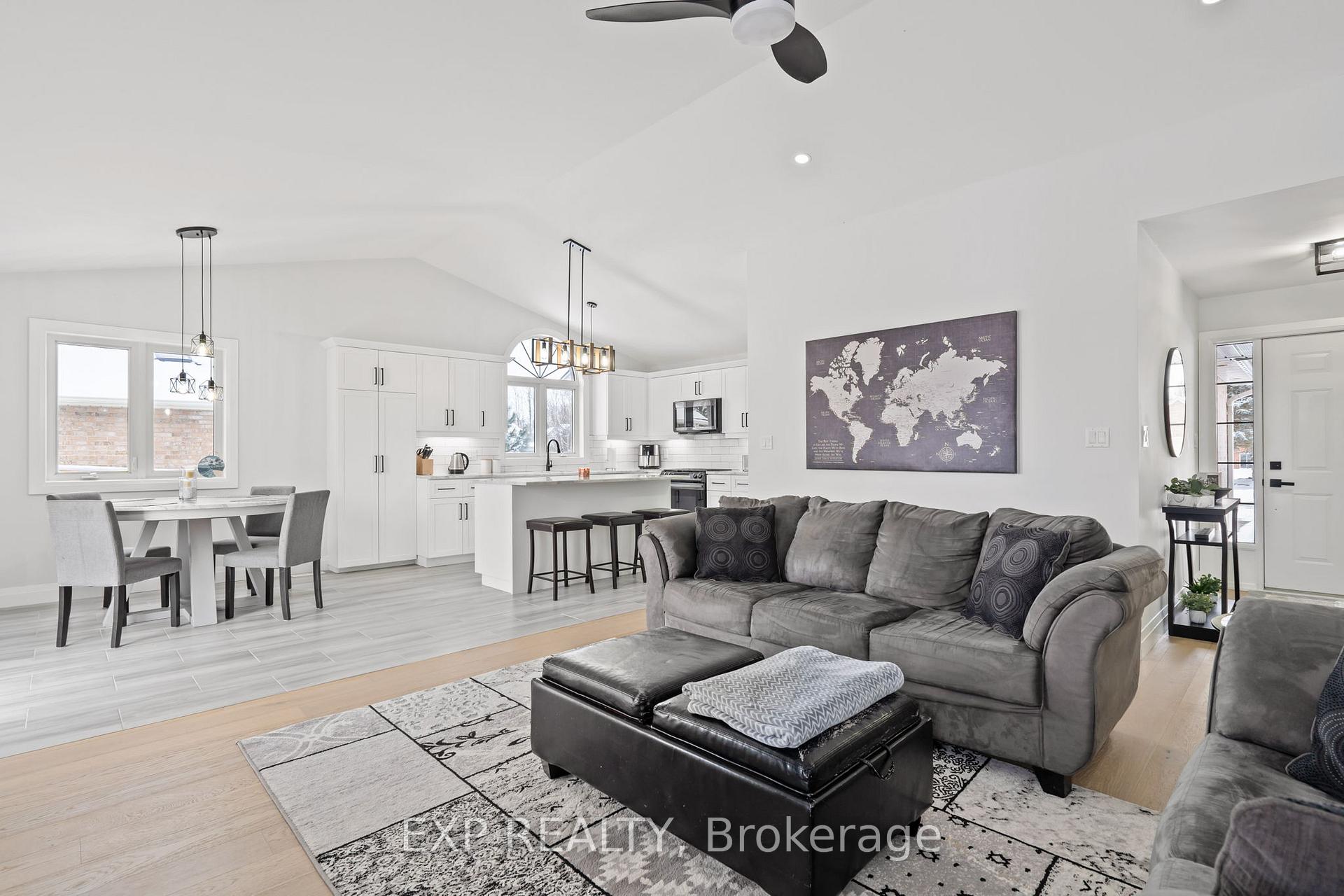 Photo 2 of 15 Amber Drive, Thames Centre, Rural Thames Centre — HOMEH